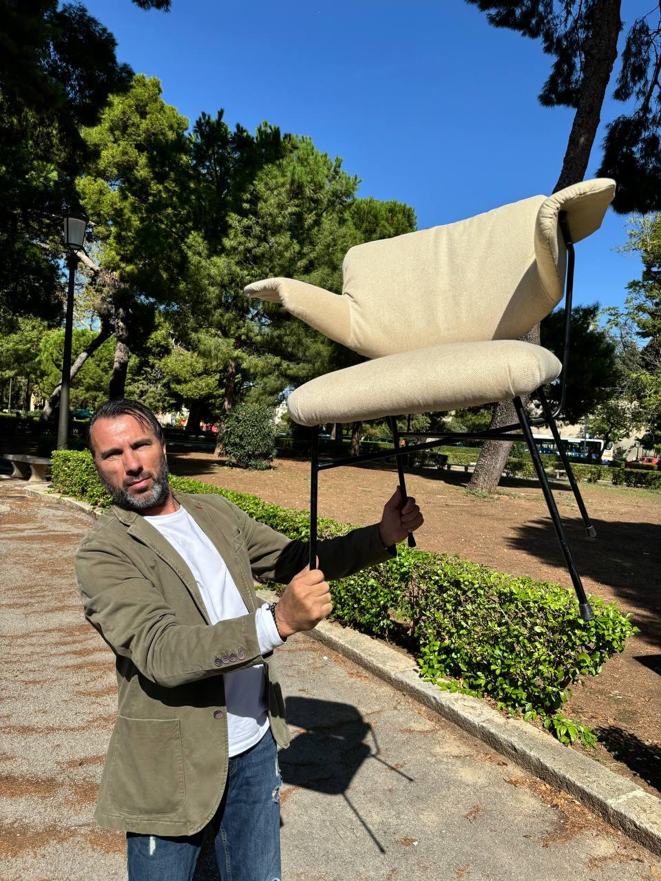 Sedia Neptunia XX secolo gambe in metallo di Arflex B.B.P.R. studio del 1953 In condizioni buone in vendita a Palermo, IT