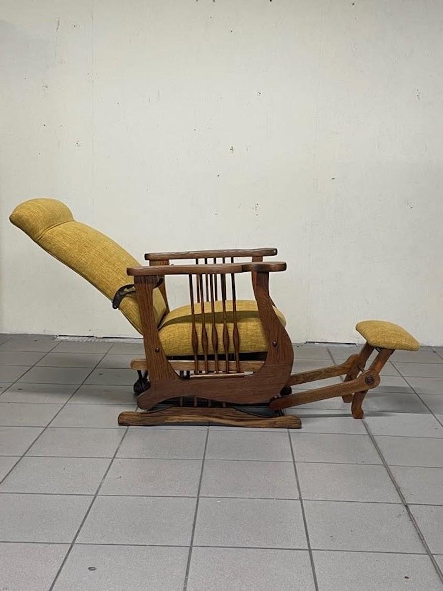 Chaise basculante fin 19e - début 20e siècle avec pouf en vente 4