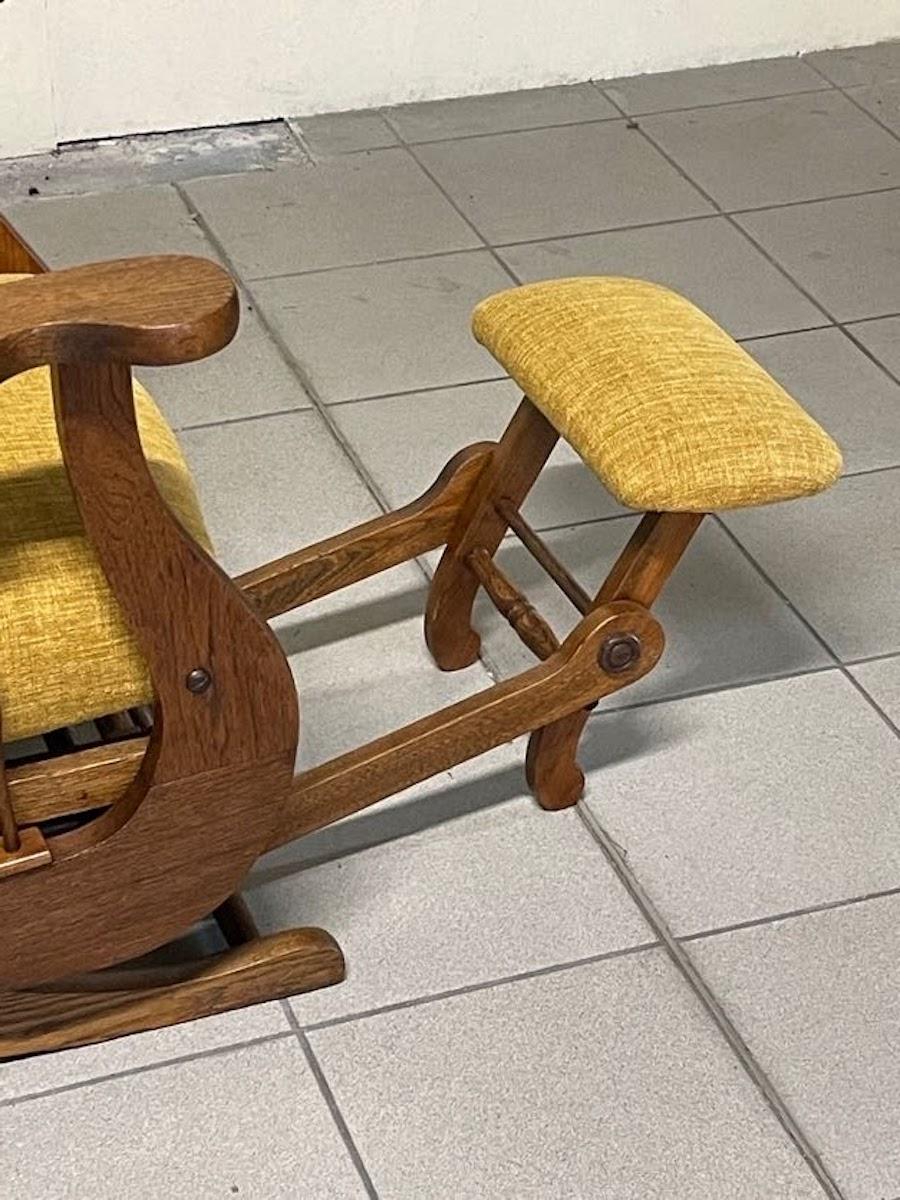 Chaise basculante fin 19e - début 20e siècle avec pouf en vente 5