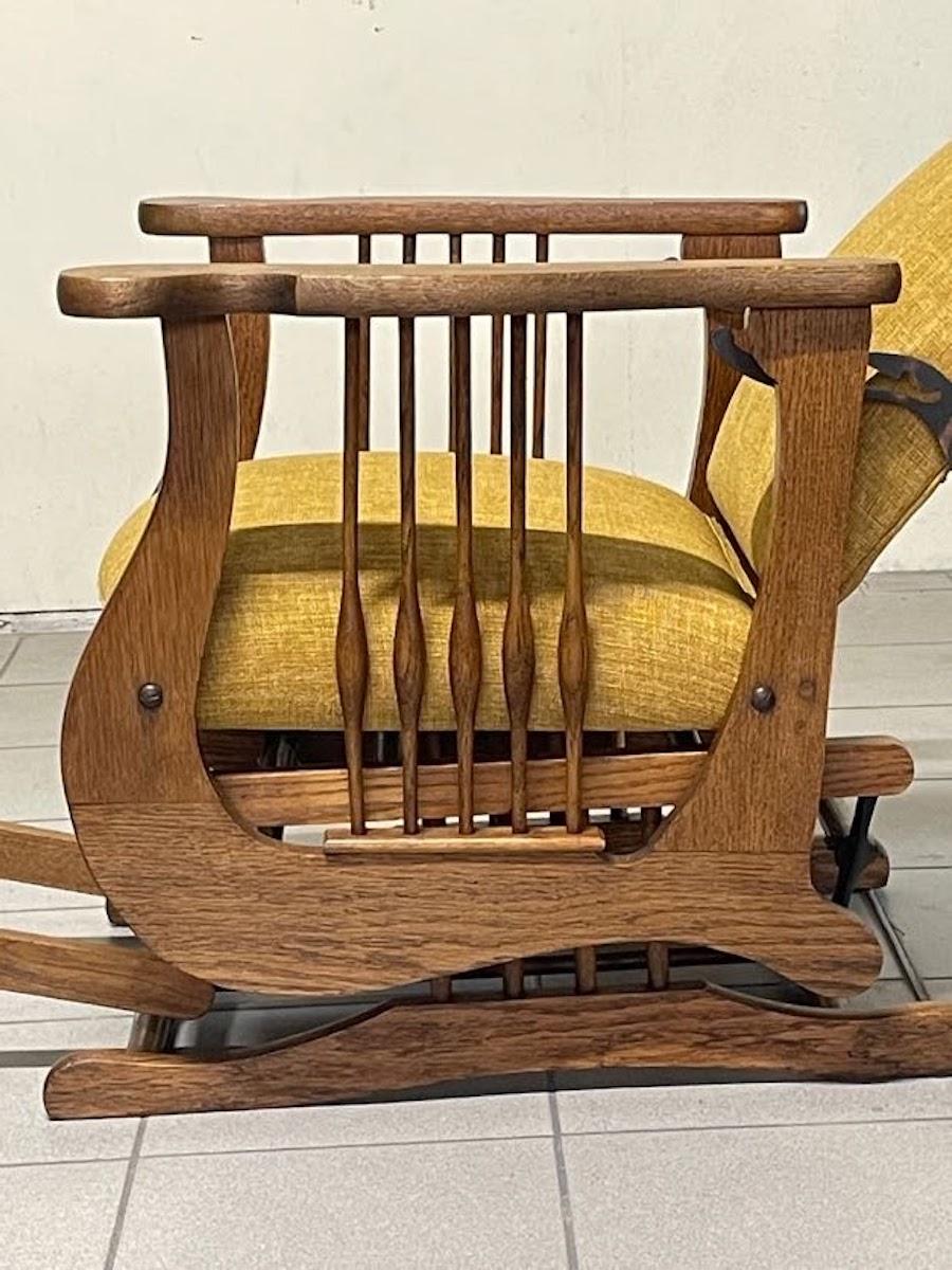 Chaise basculante fin 19e - début 20e siècle avec pouf en vente 8