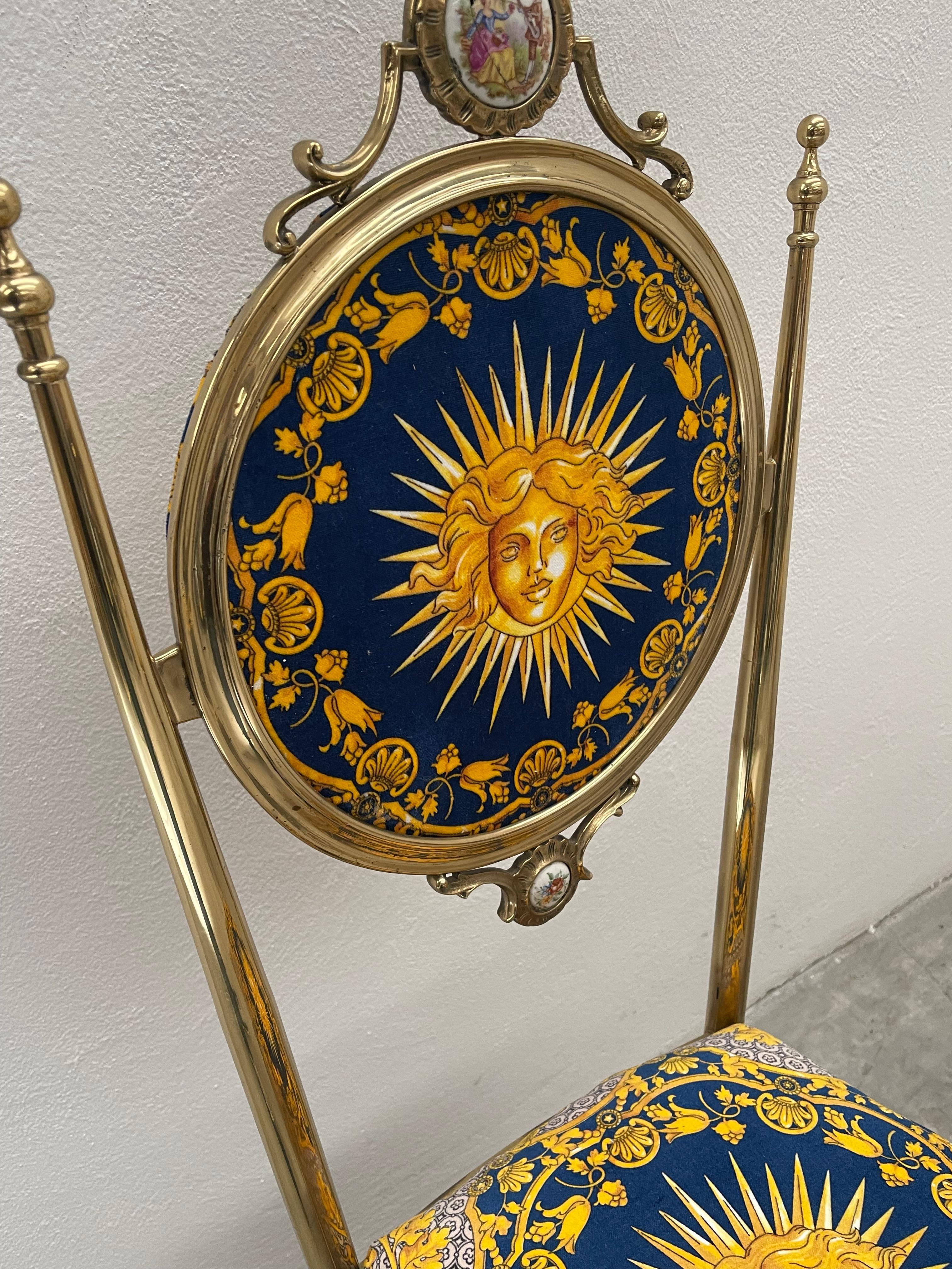 Blauer Versailles-Stuhl gold im Zustand „Hervorragend“ im Angebot in Cantù, IT