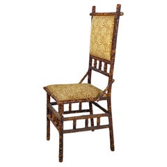Chaise coloniale italienne ancienne en bois de bambou et tissu damassé, années 1910