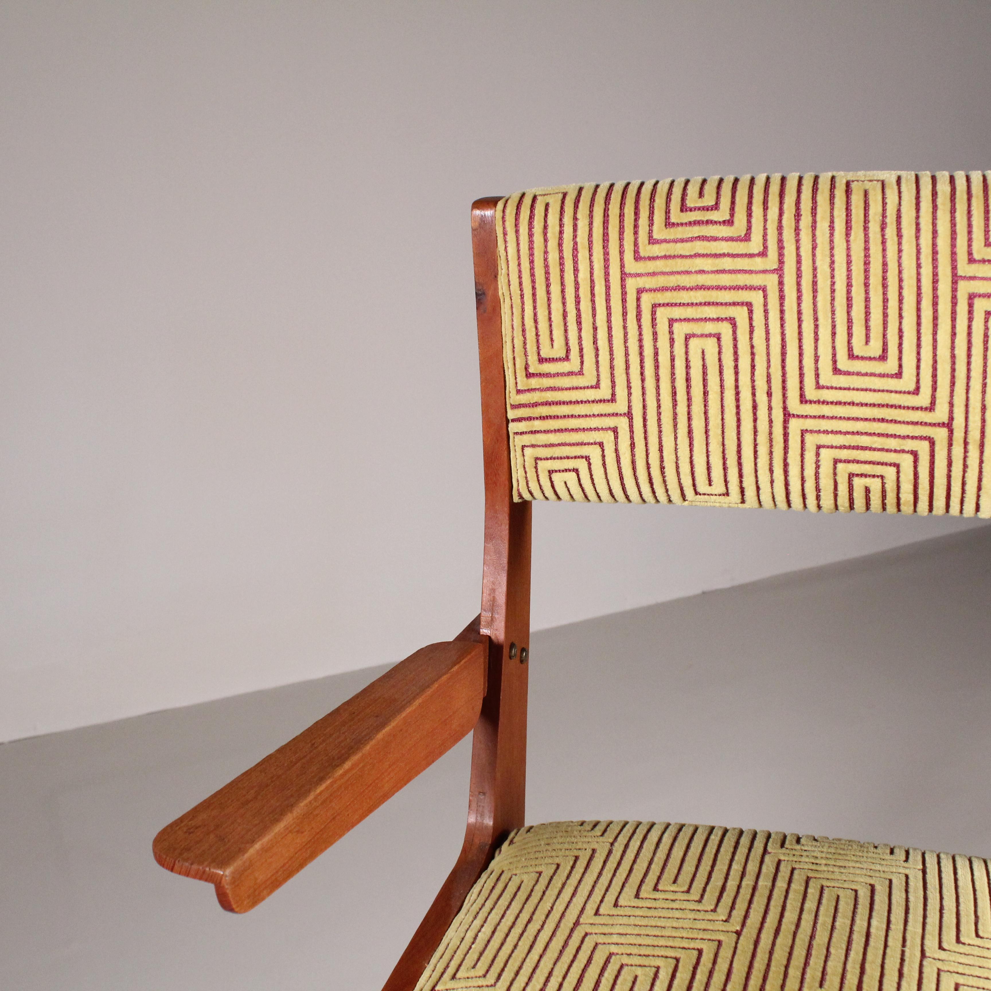 Silla con reposabrazos circa 1960 en venta 8