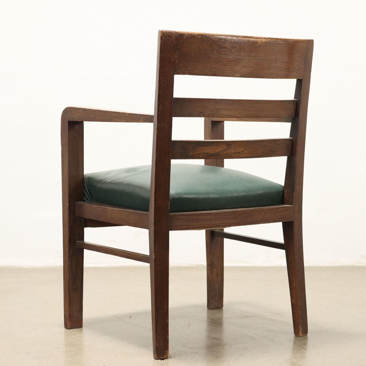 1940er Stuhl mit Armlehnen (Eichenholz) im Angebot