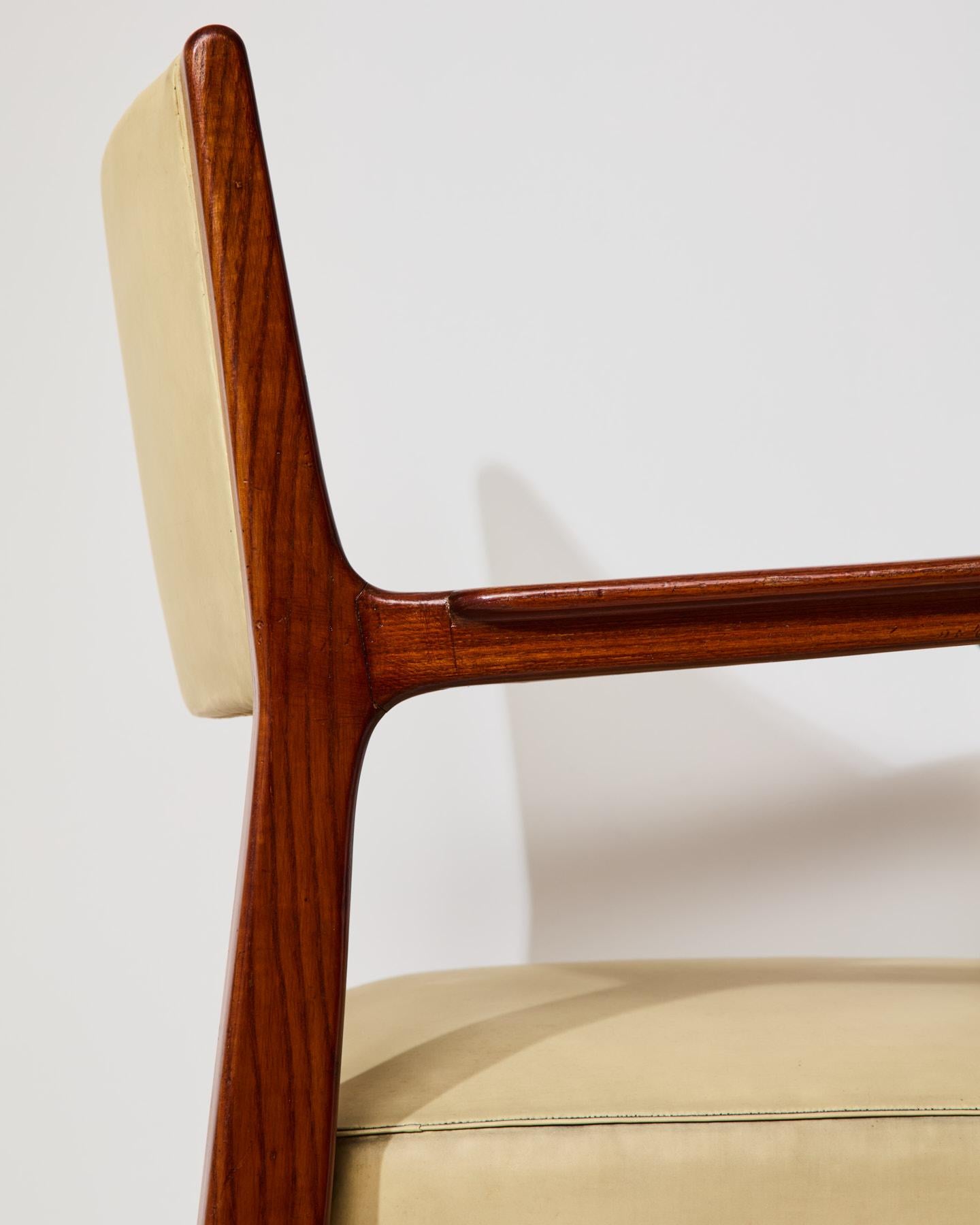 Sedia con braccioli mod. 110, design Gio Ponti per Cassina In condizioni buone in vendita a Milano, Lombardia