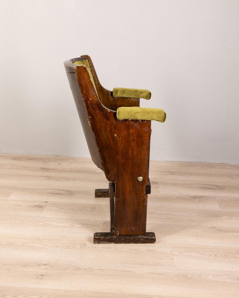 Silla de cine vintage años 60 de terciopelo verde diseño italiano en venta 2
