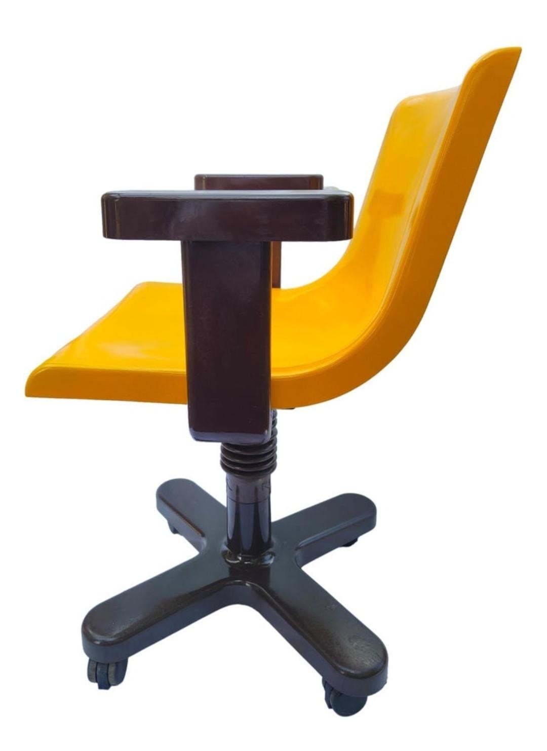 Olivetti Synthesis Kollektion Schreibtischstuhl Design Ettore Sottsass 1975 (20th Century) im Angebot