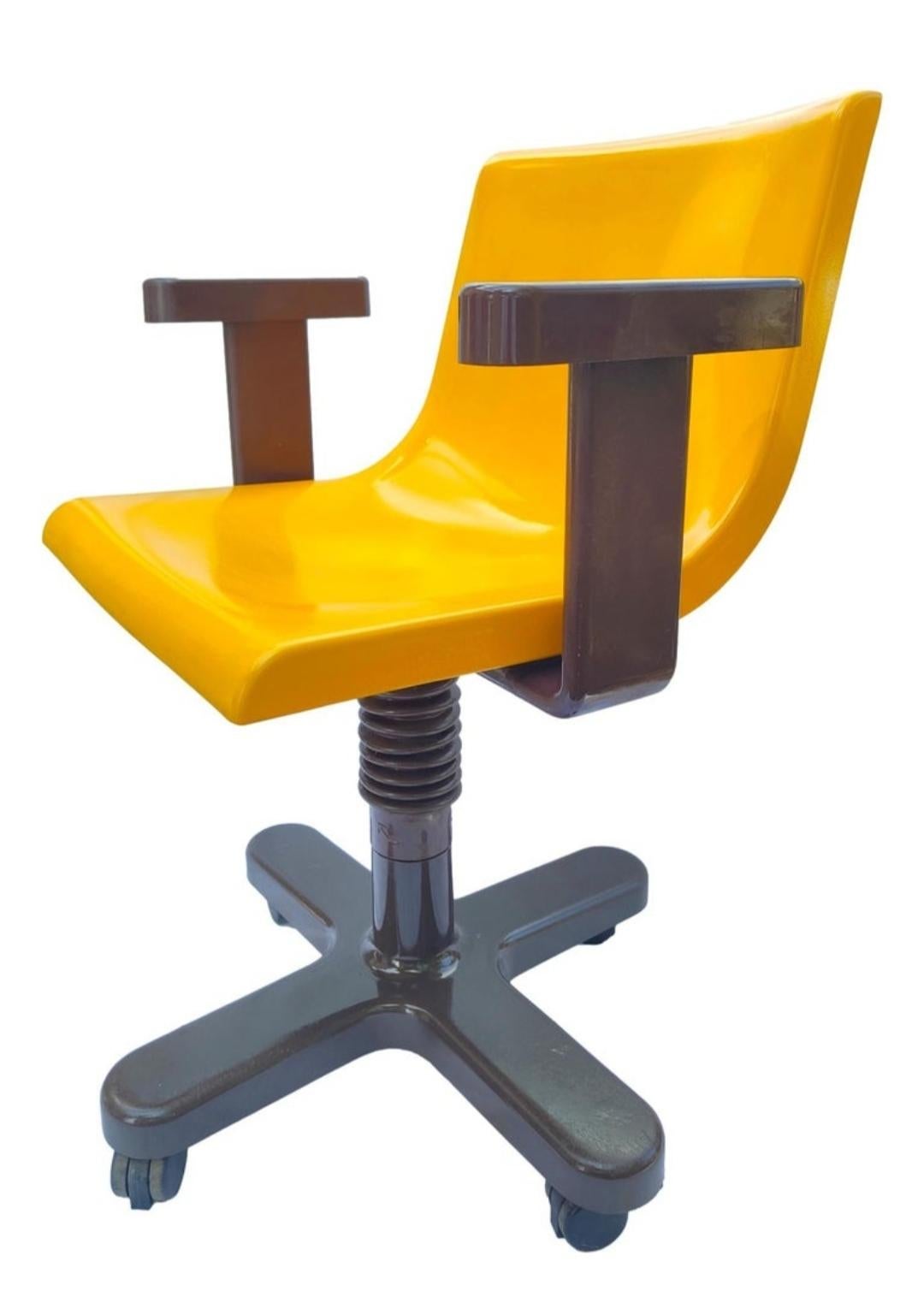 Olivetti Synthesis Kollektion Schreibtischstuhl Design Ettore Sottsass 1975 (Metall) im Angebot
