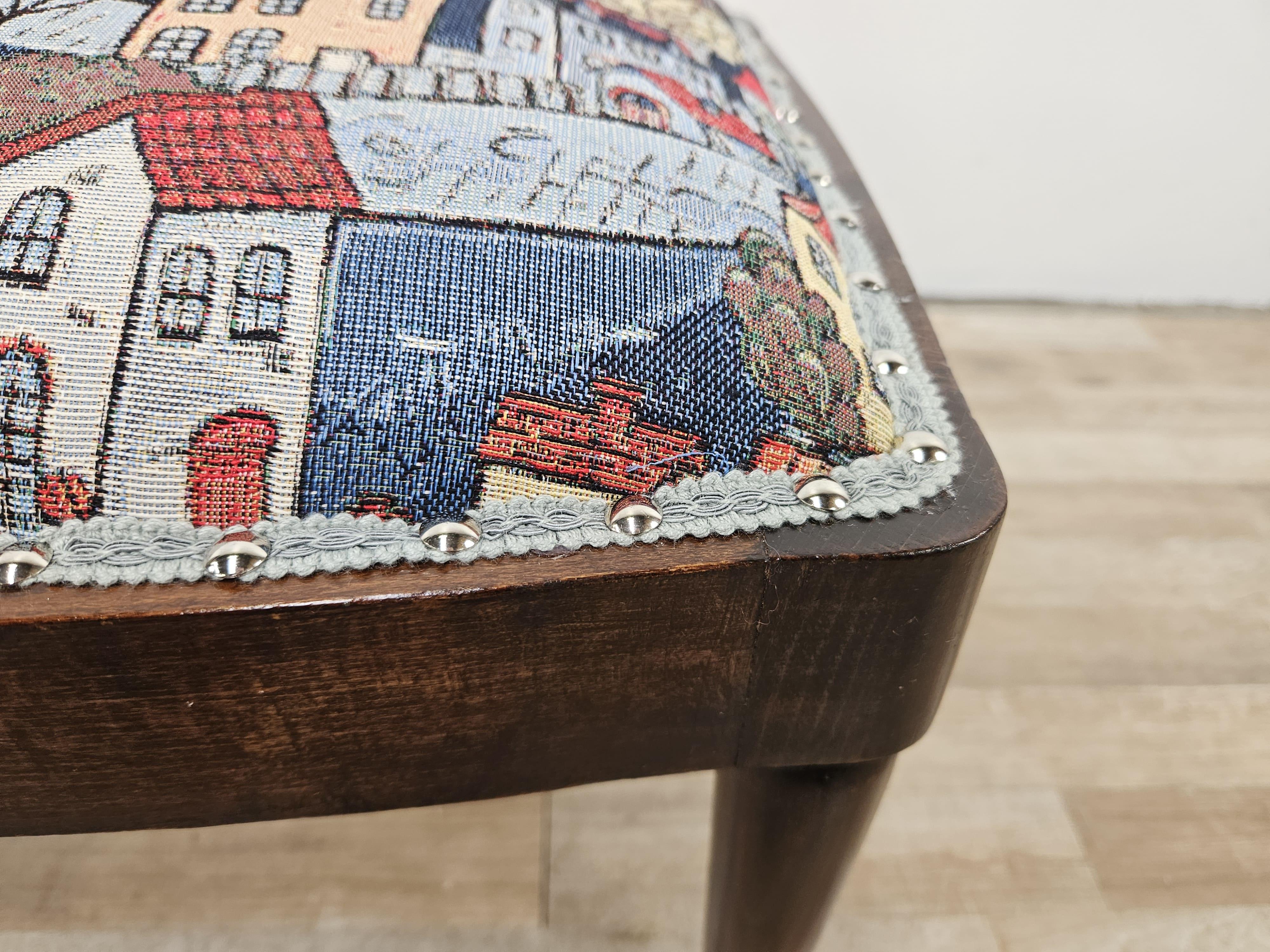 Sedia e sgabello Art Decò per camera da letto in noce con tessuto fantasy 1930 in vendita 8