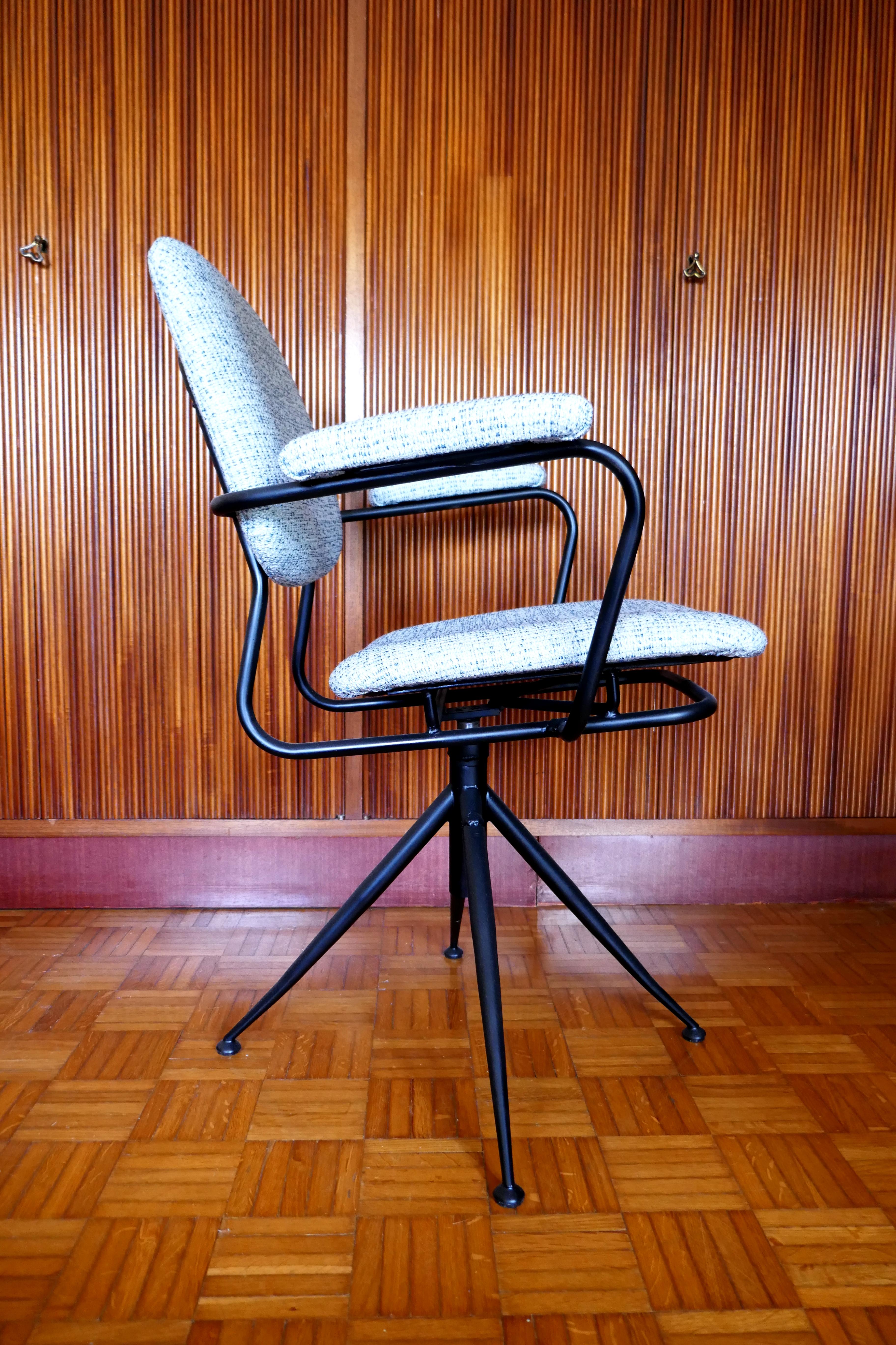 Moderne Chaise pivotante, possible Gastone Rinaldi pour Rimadesio  en vente