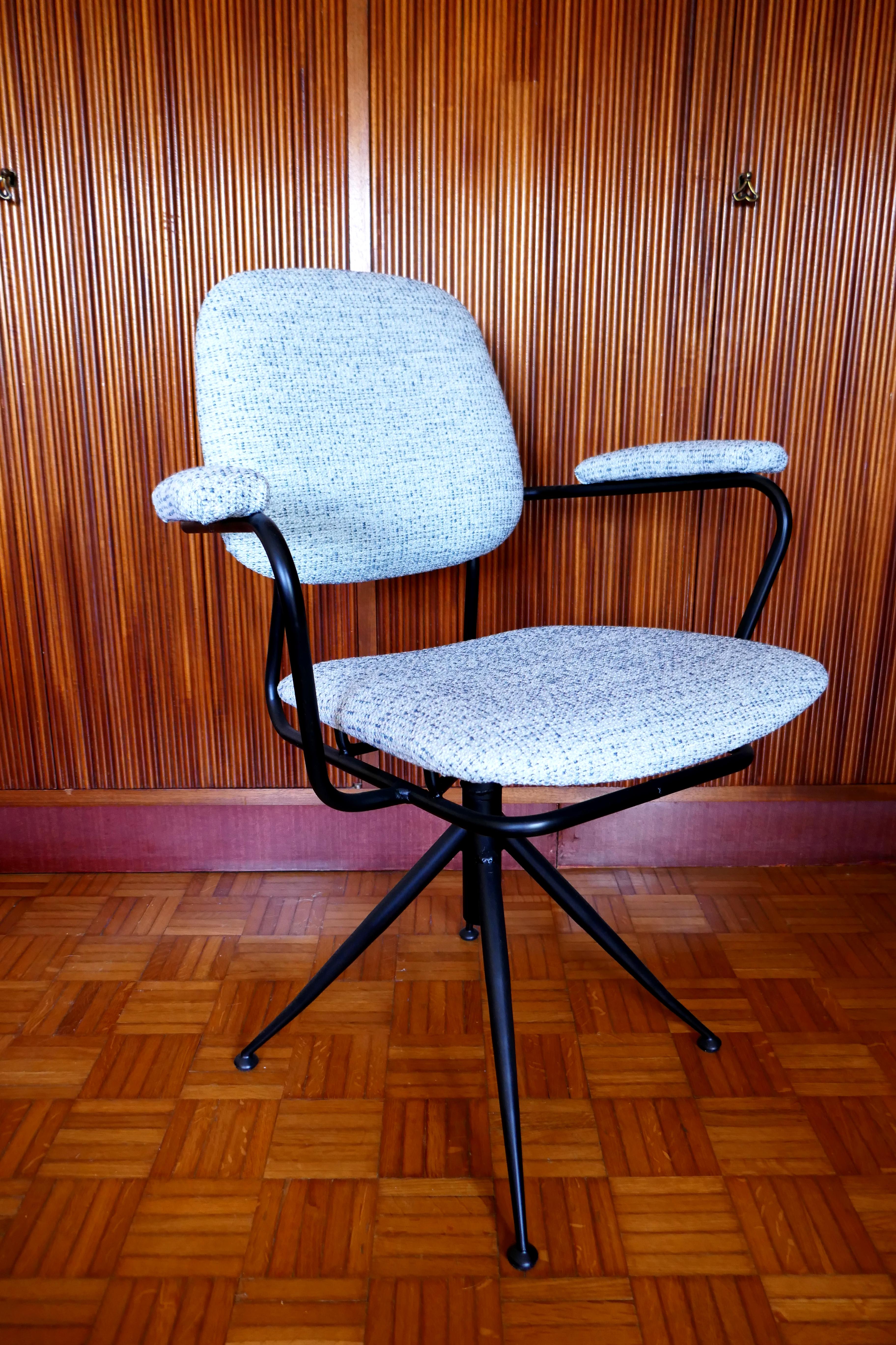 Mid-20th Century Chaise pivotante, possible Gastone Rinaldi pour Rimadesio  en vente