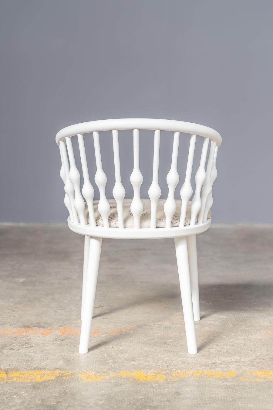 Matt white painted beech chair, 1970 fabric upholstered seat, set 6 For Sale 9