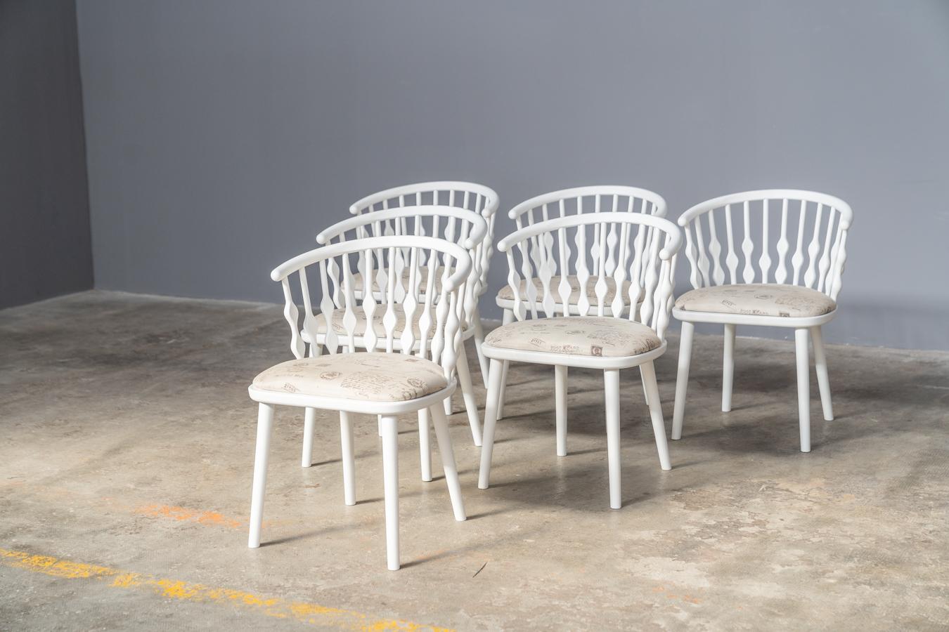 Italian Matt white painted beech chair, 1970 fabric upholstered seat, set 6 For Sale