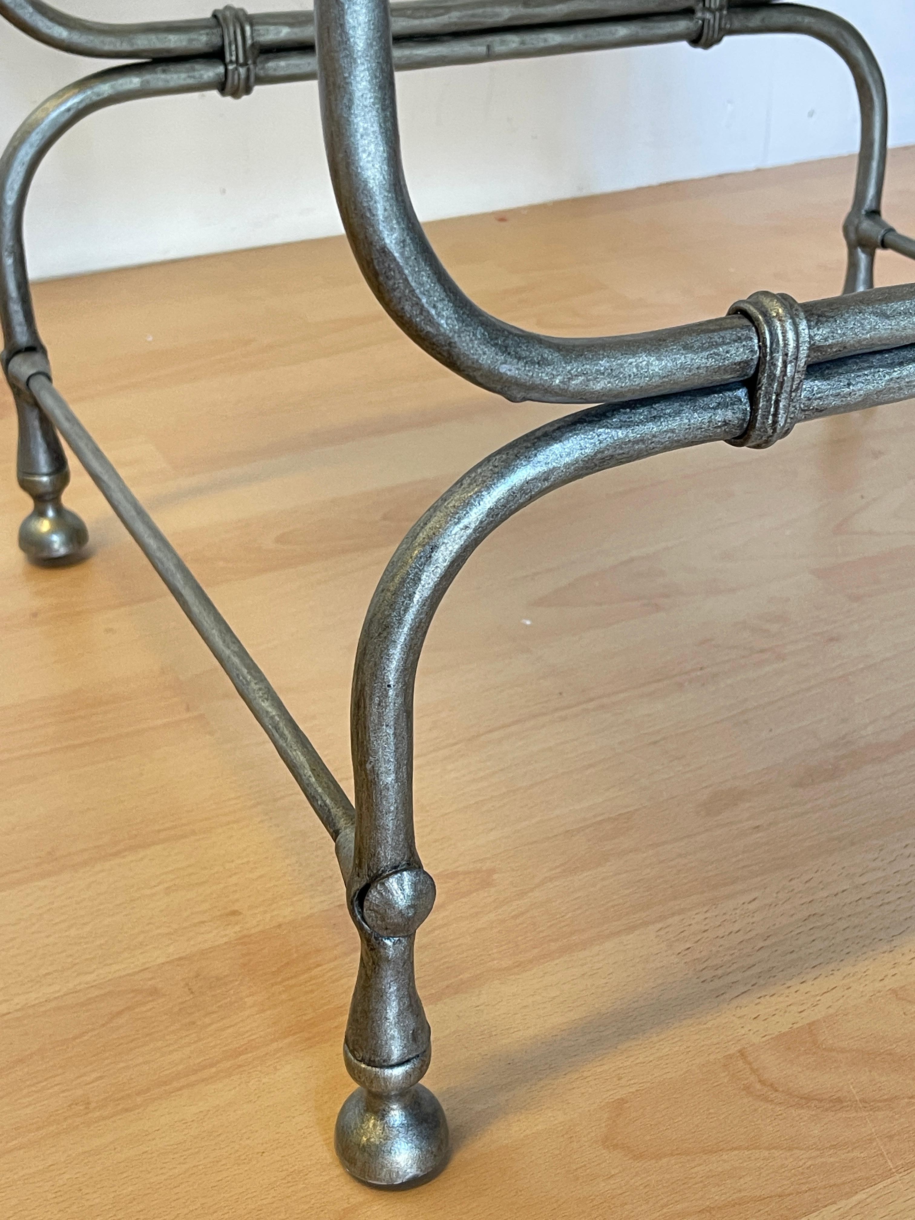 Sedia in Ferro Battuto con Seduta in Velluto Burdeos - Stile Medievale en venta 4