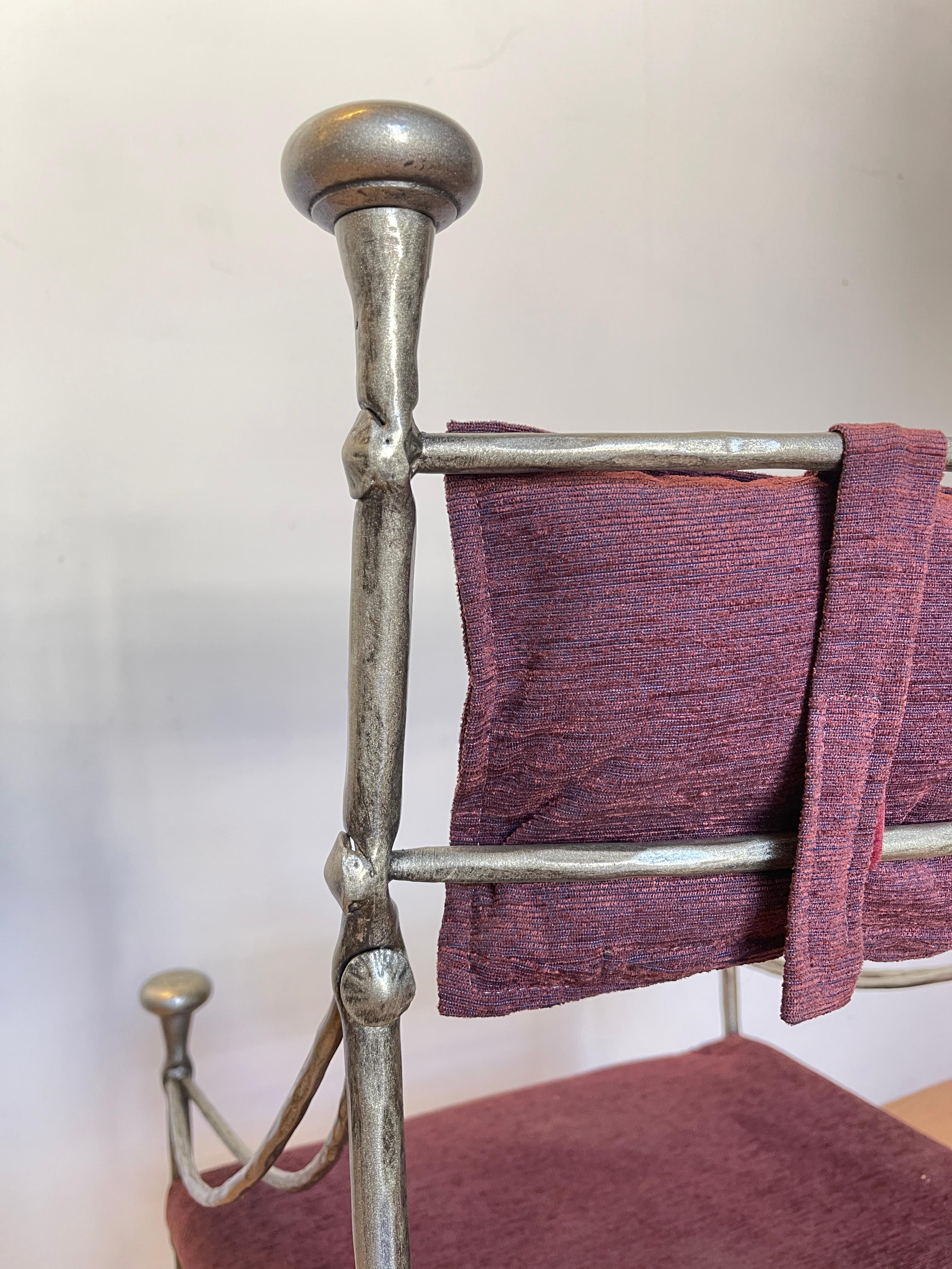 Sedia in Ferro Battuto con Seduta in Velluto Burdeos - Stile Medievale en venta 5
