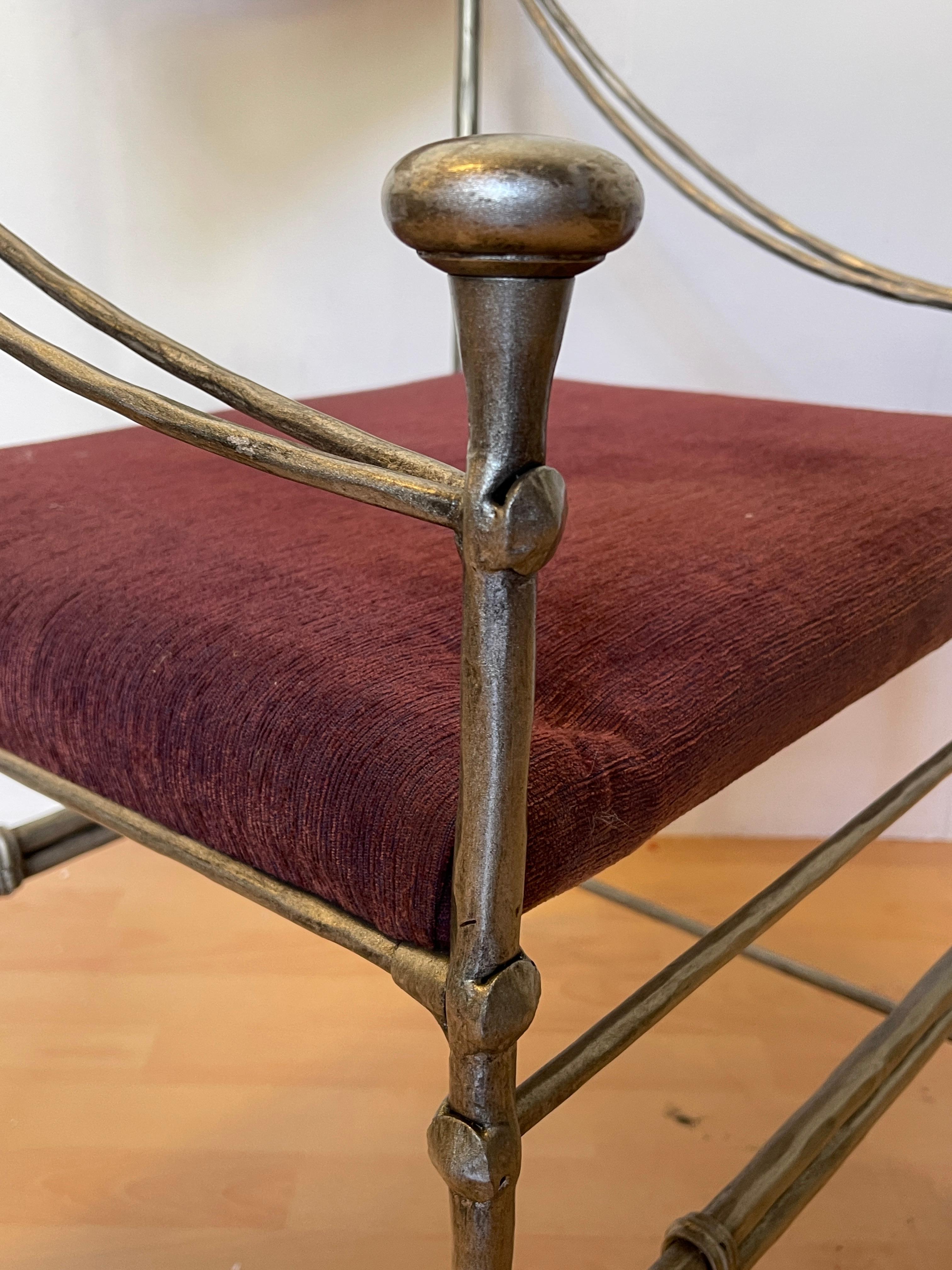 Sedia in Ferro Battuto con Seduta in Velluto Burdeos - Stile Medievale Italiano en venta