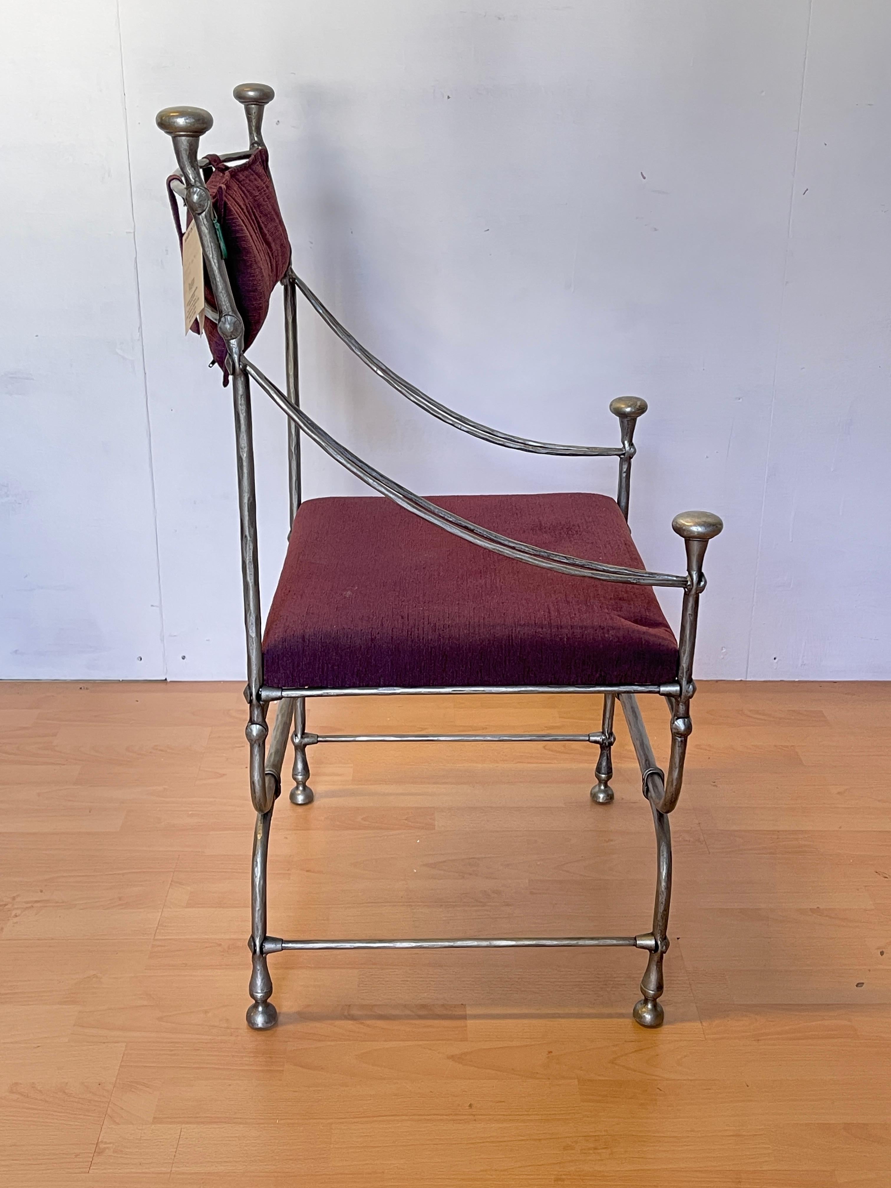 Sedia in Ferro Battuto con Seduta in Velluto Burdeos - Stile Medievale en venta 1