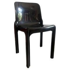 Sedia in plastica nera mod. Selene 70s Artemide disegnata da Vico Magistretti