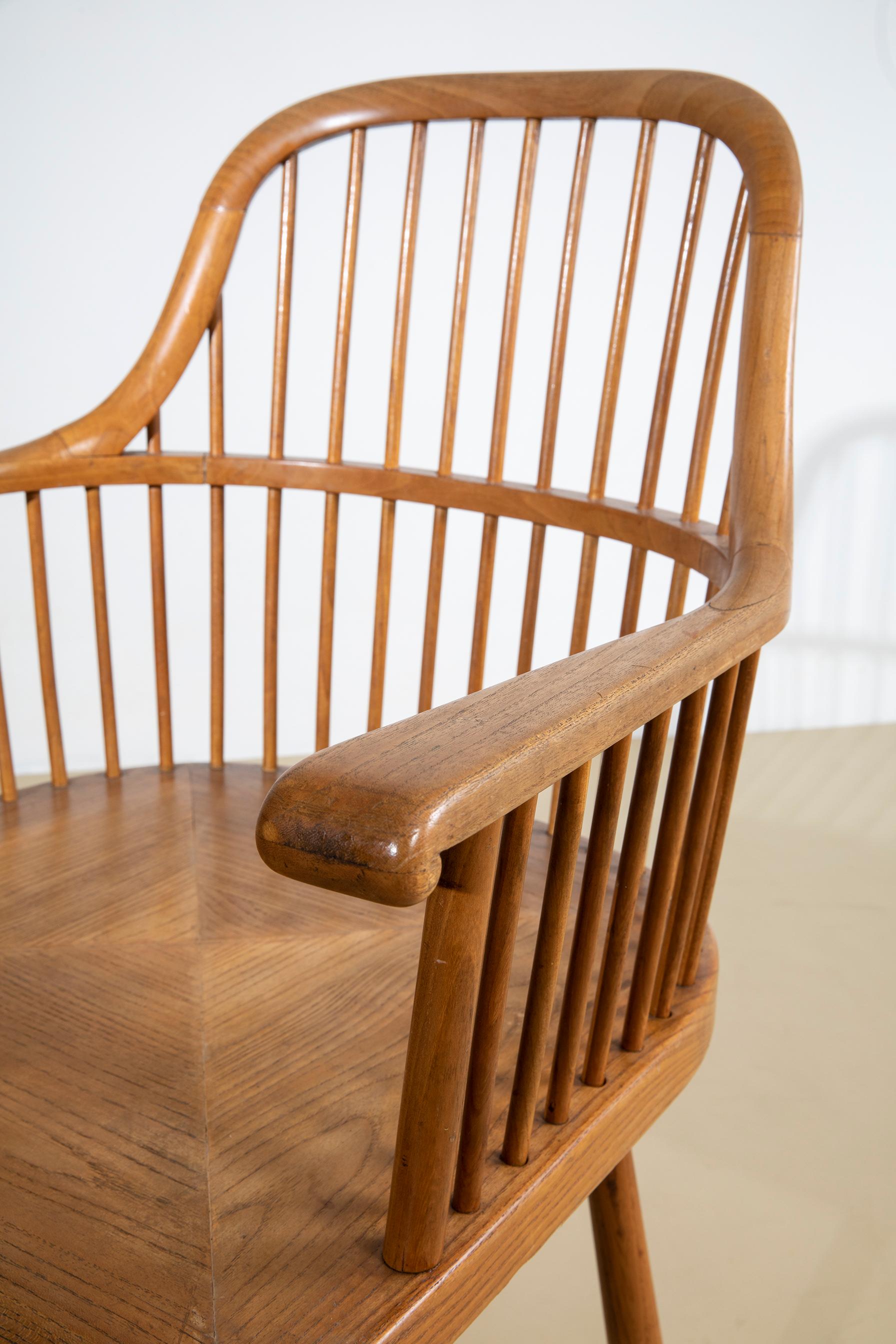 Silla estilo Windsor, finales de los años 50. Madera en venta