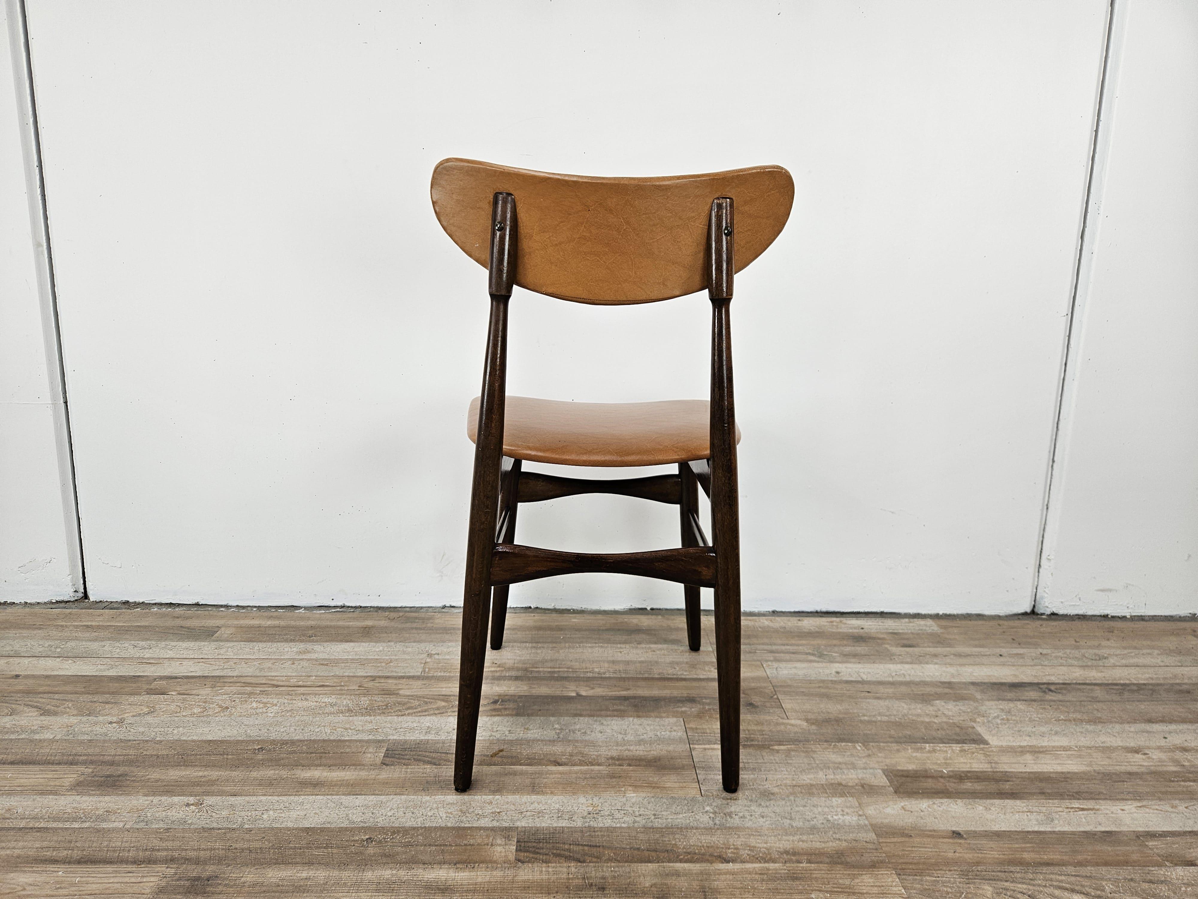 Italian Teak and skai chair for dining room, 1970s For Sale