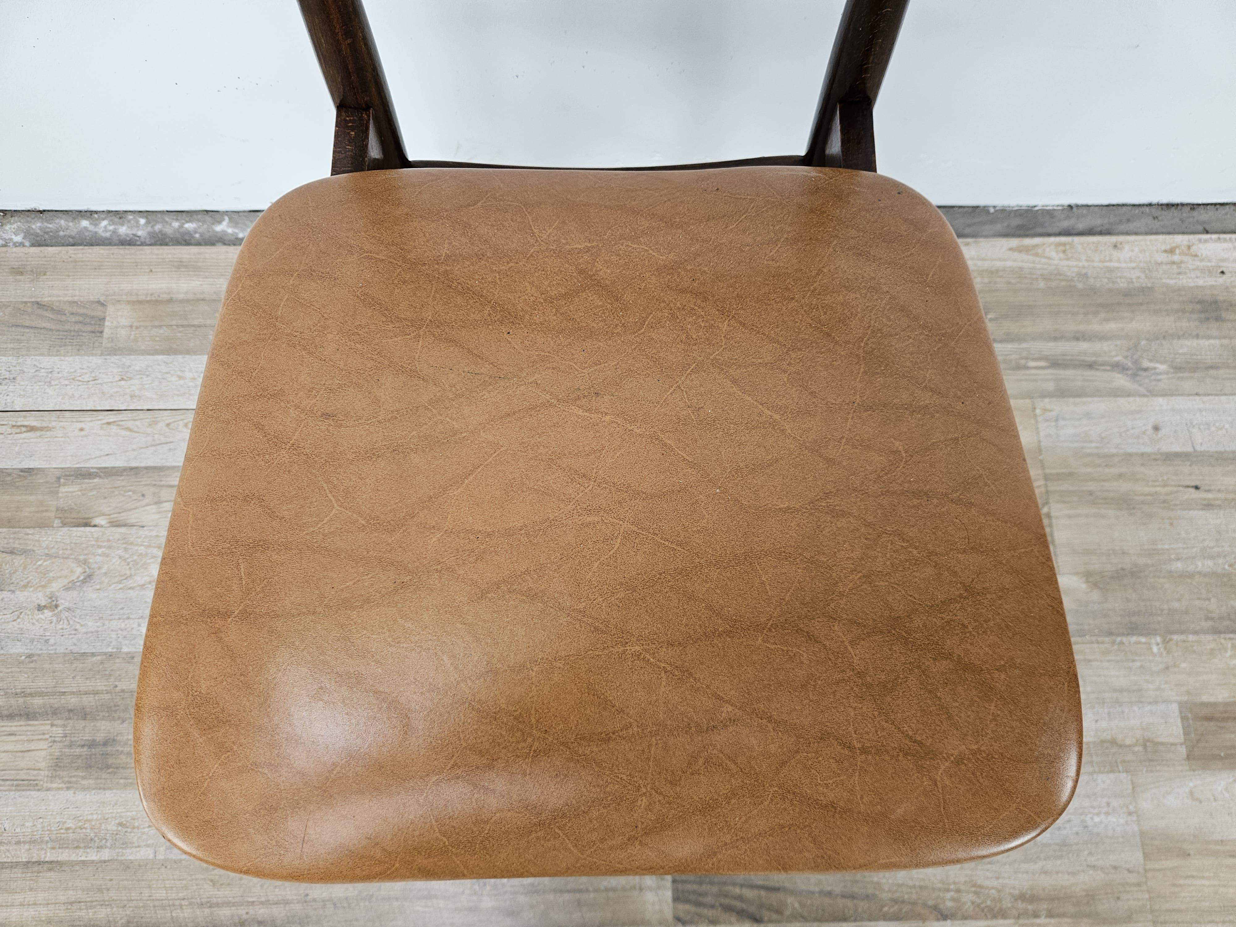 Teak and skai chair for dining room, 1970s For Sale 2