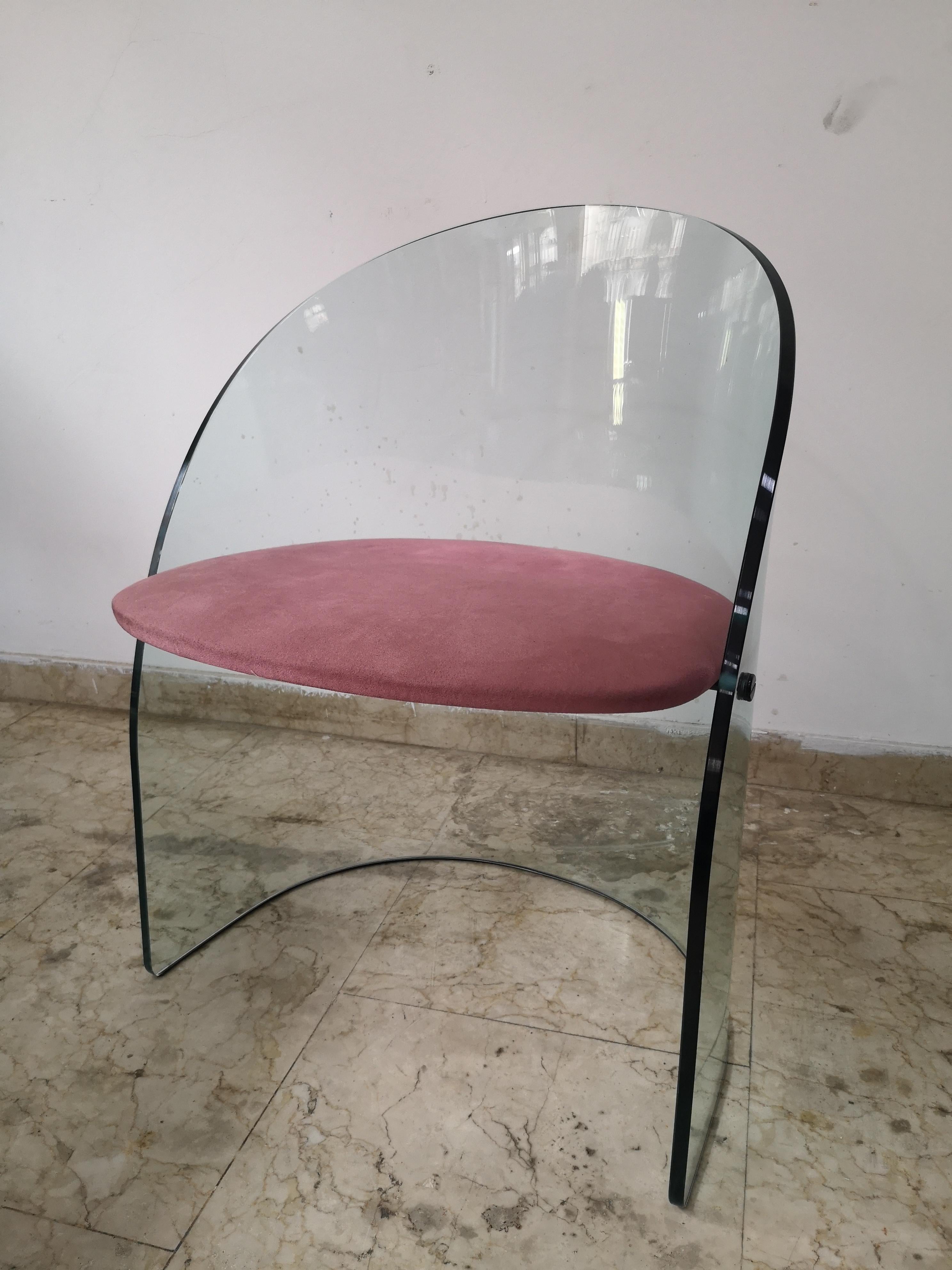 Sedia in vetro massiccio prodotta da Fiam, Italia negli anni '70. La sedia è progettata nello stile della sedia che Louis Dierra disegnata per il Glass Center Pavillon alla Fiera Mondiale di New York del 1939.