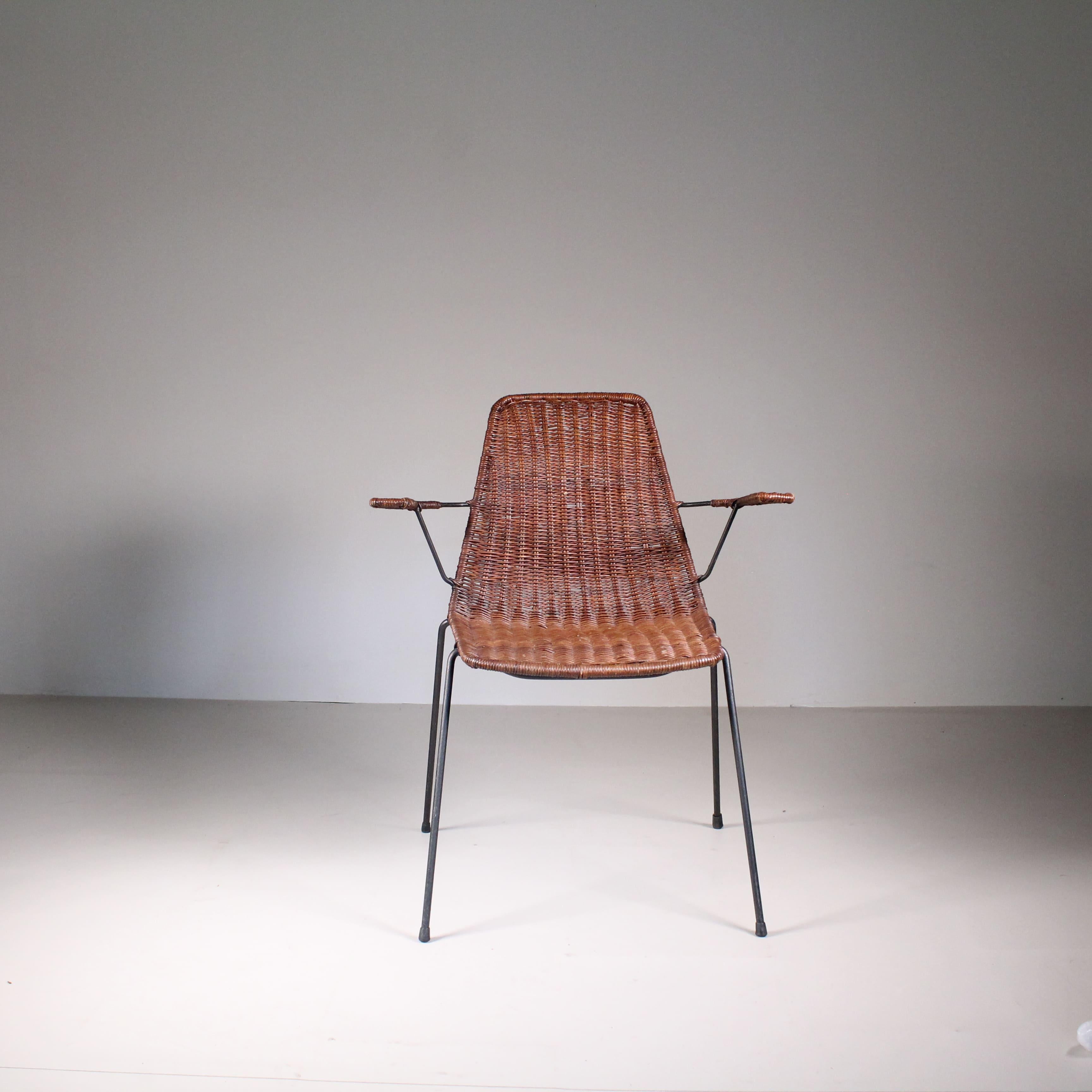 Silla de mimbre de Gianfranco Legler con reposabrazos, años 60 Moderno de mediados de siglo en venta