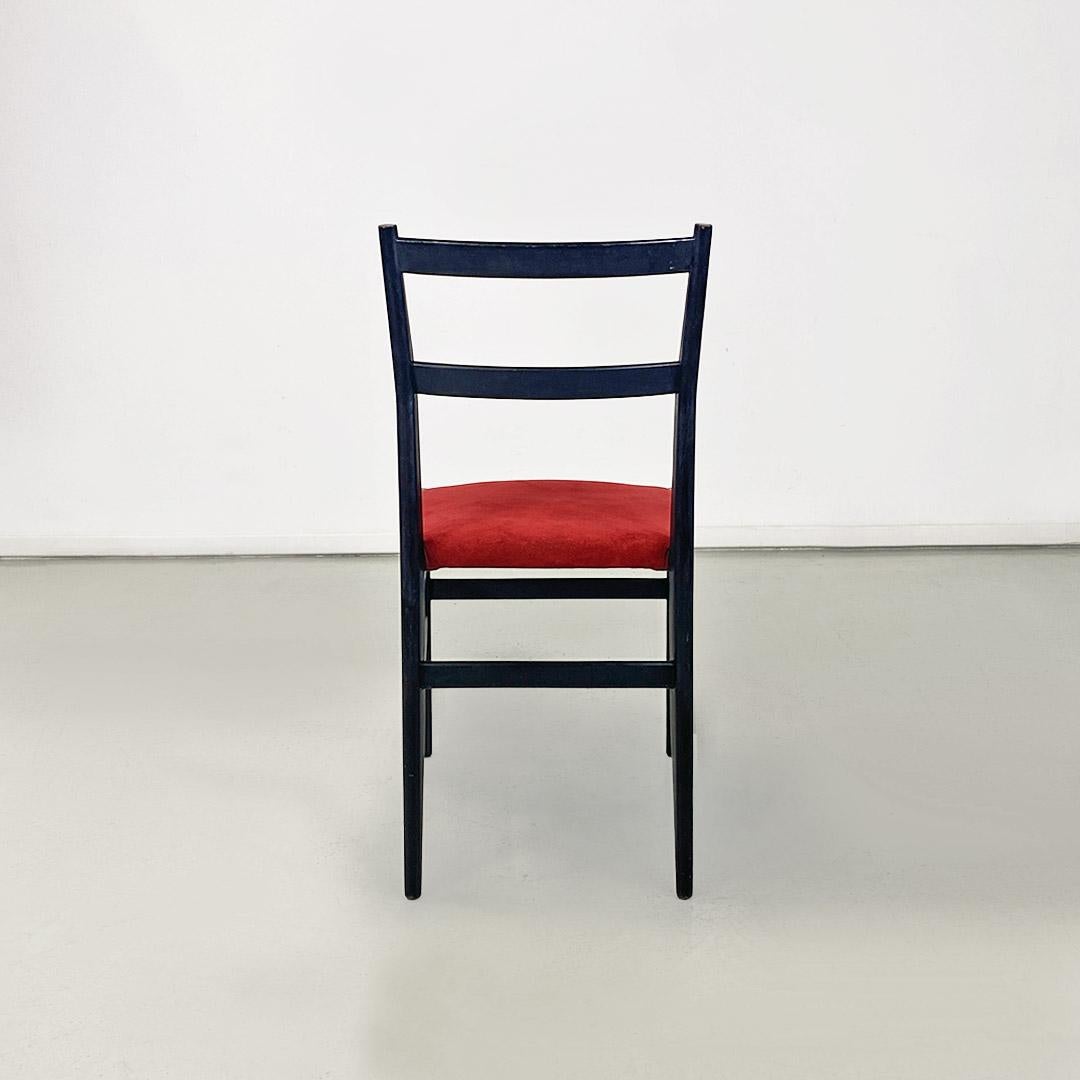 Italian Leggera chair in wood and red fabric by Gio Ponti for Cassina, 1951 In Good Condition For Sale In MIlano, IT