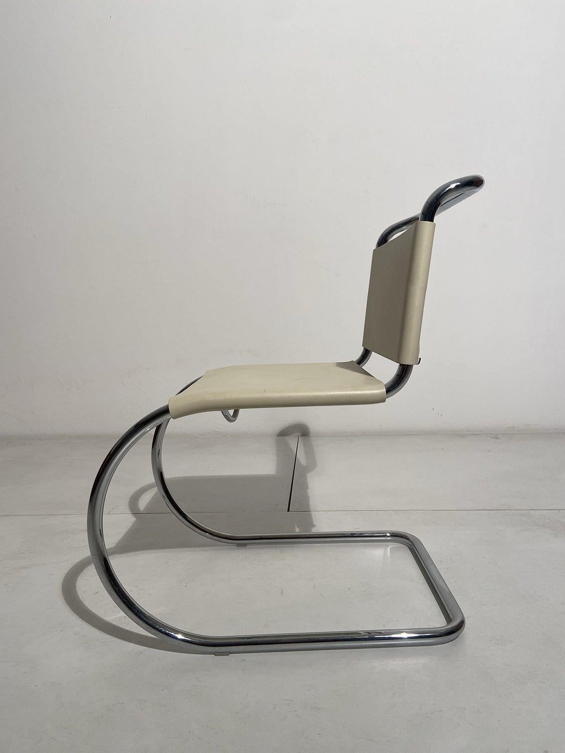 Herr Stuhl, entworfen von Mies Van Der Rohe im Jahr 1927 und hergestellt von Knoll (American) im Angebot