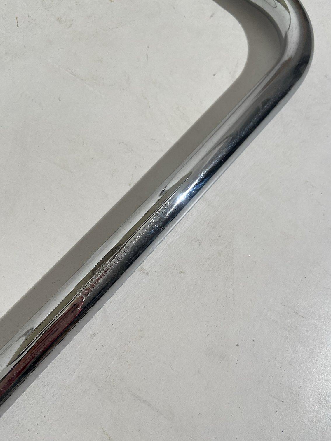 Herr Stuhl, entworfen von Mies Van Der Rohe im Jahr 1927 und hergestellt von Knoll (Stahl) im Angebot
