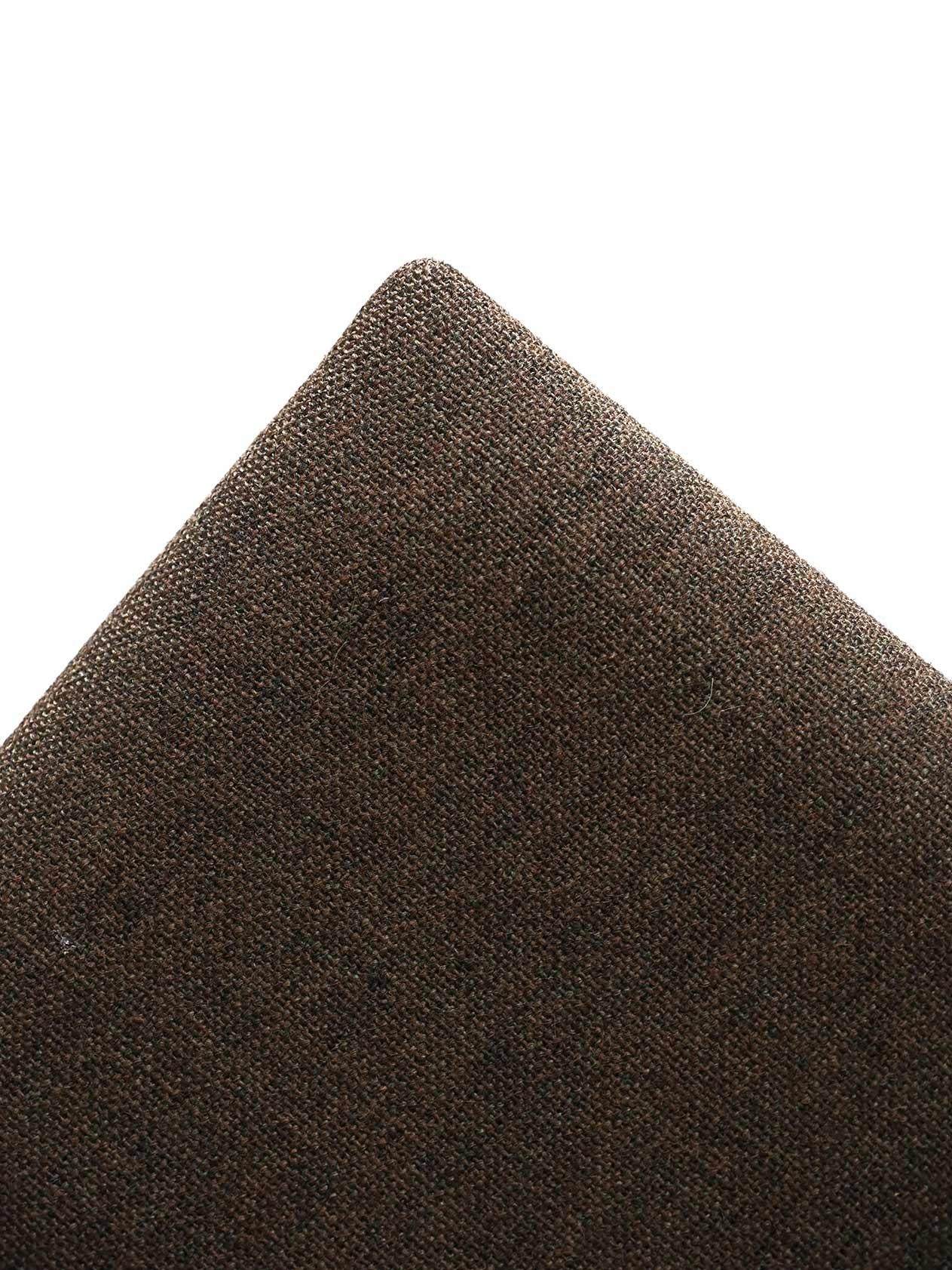 Sedie originale vintage con seduta imbottita.

La struttura in legno presenta uno schienale formato da due barre orizzontali in legno leggermente curvato che rendono la postura ottimale. La seduta è imbottita e rivestita di velluto verde.
Semplice,
