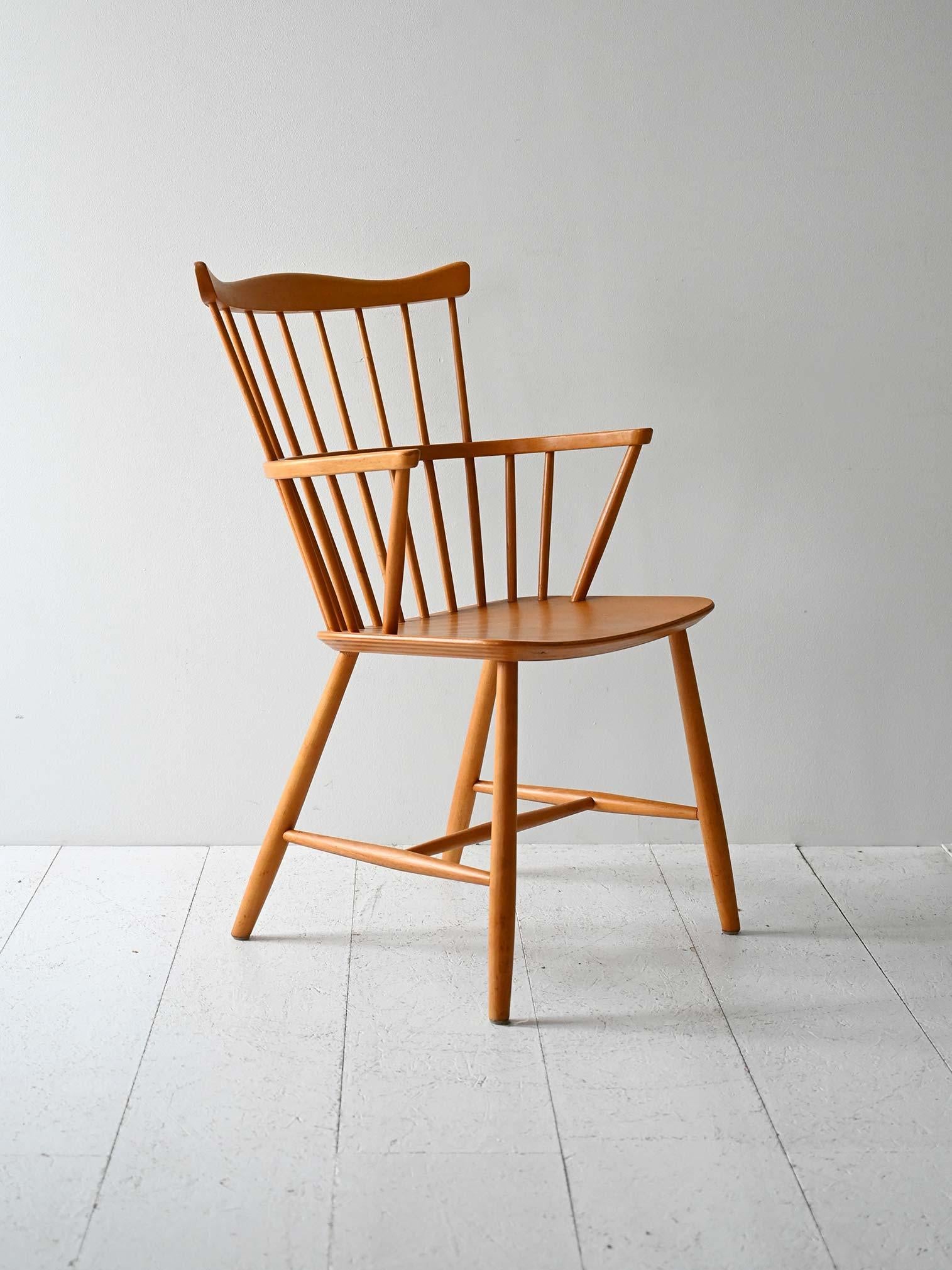 Sedia danese anni ’50 modello J52B di Børge Mogensen, in faggio naturale con marchio FDB Møbler impresso.

Sedia J52B disegnata da Børge Mogensen nel 1952 per FDB Møbler, simbolo del design democratico danese. Realizzata in faggio naturale, con