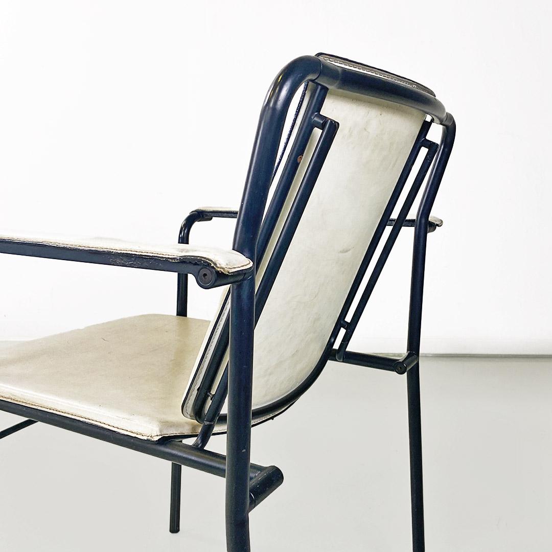 Italian modern folding chair in white leather and black metal, ca. 1980. For Sale 5