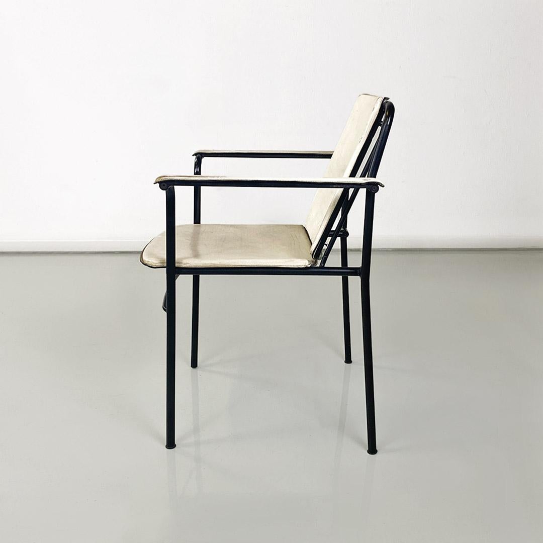 Late 20th Century Italian modern folding chair in white leather and black metal, ca. 1980. For Sale