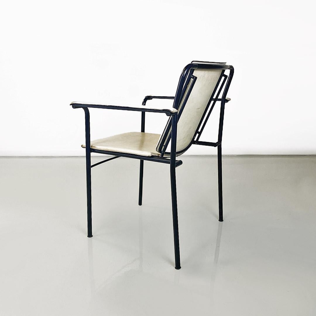Italian modern folding chair in white leather and black metal, ca. 1980. For Sale 1