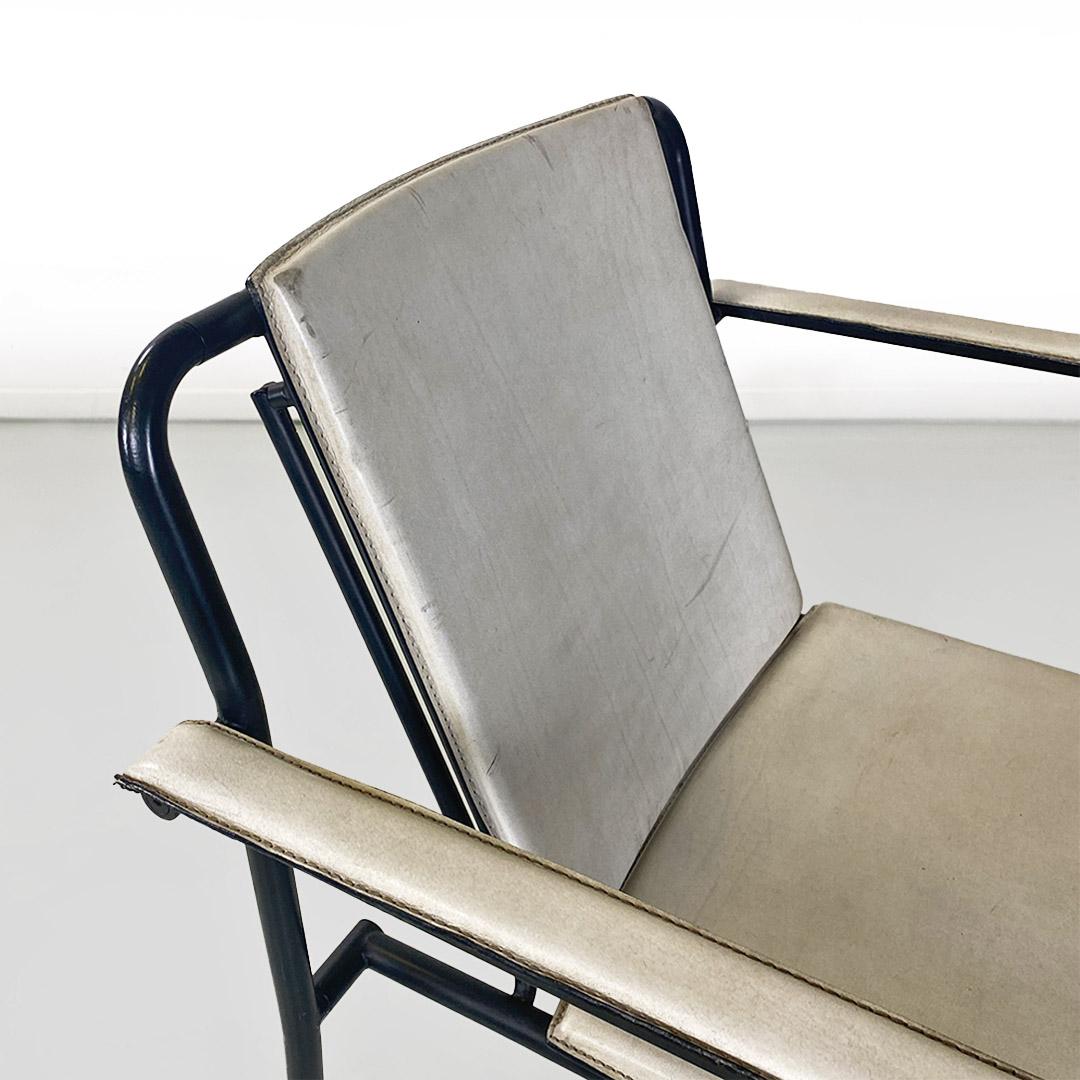 Italian modern folding chair in white leather and black metal, ca. 1980. For Sale 3