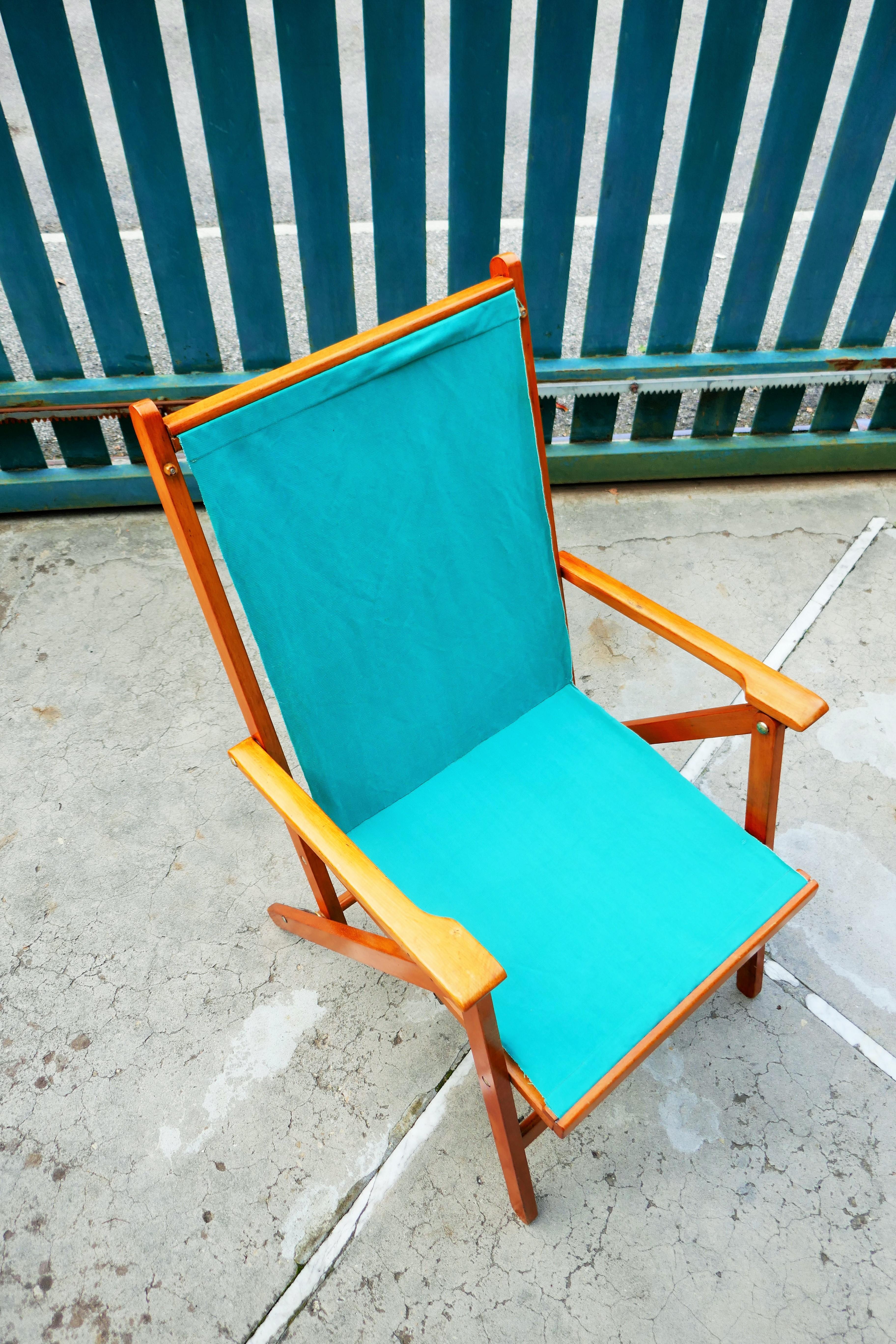 Chaise pliante produite par Reguitti.
Dans le style de Carl Hauner
Bon état
Remerciements