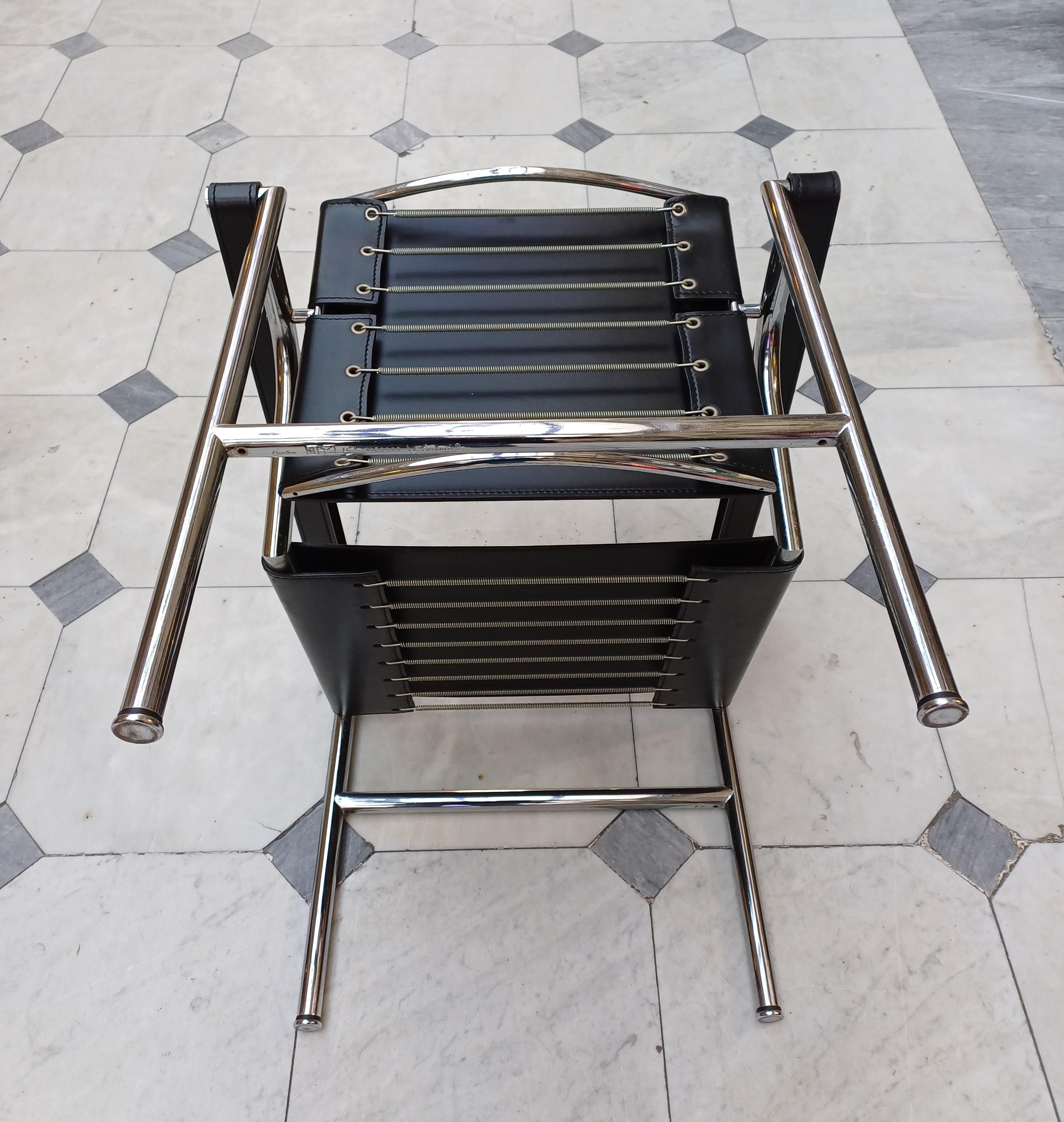 LC1 armchair by Le Corbusier for Cassina with branding For Sale 4