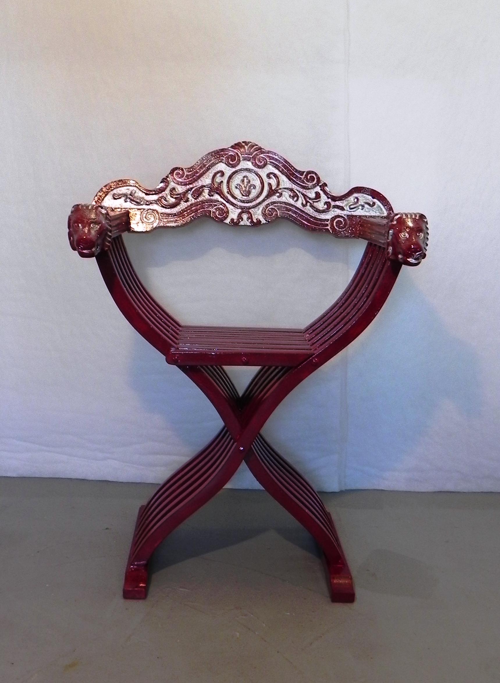 Vernissé chaise Savonarola, Trône rouge en vente