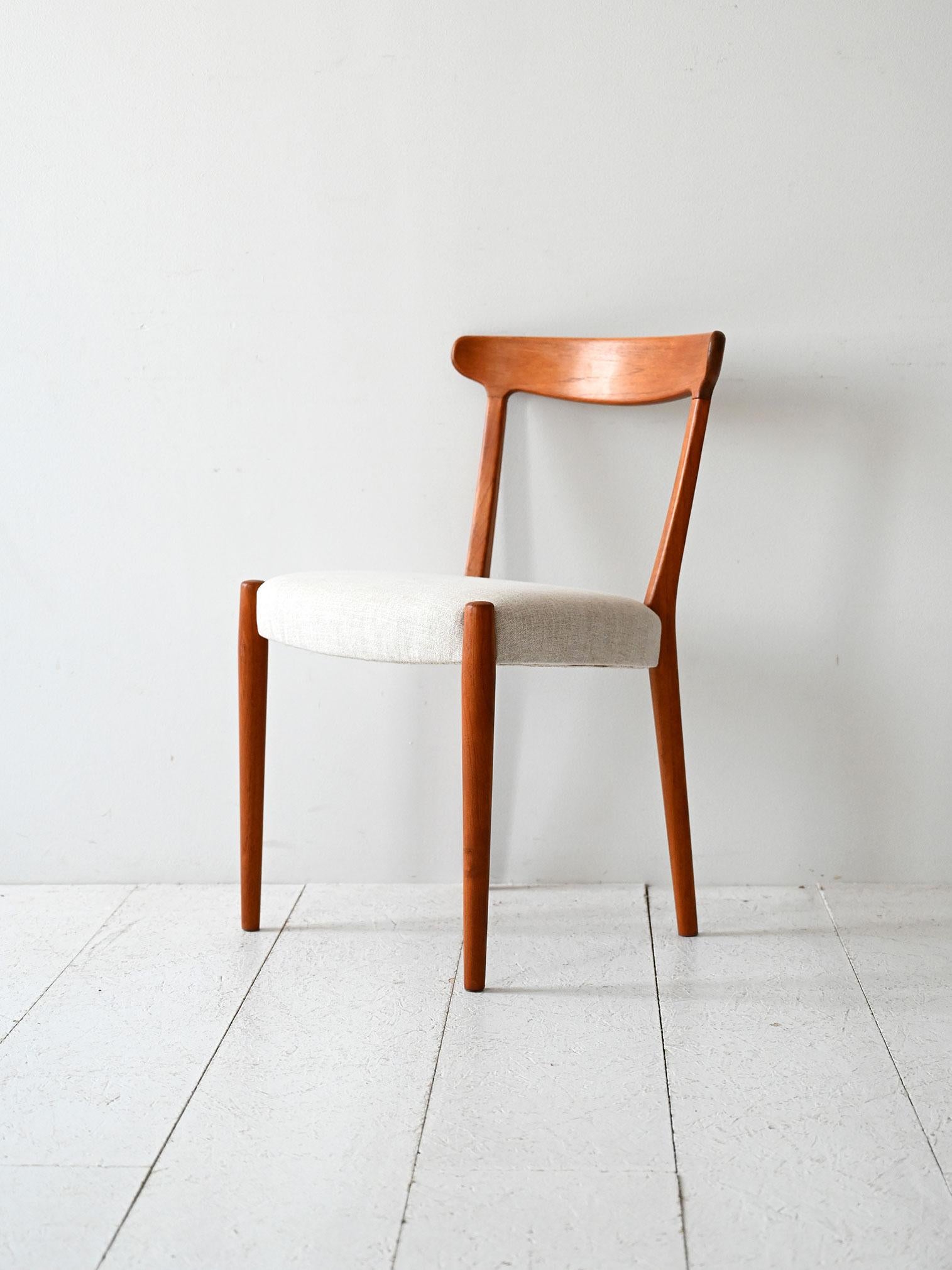 Sedia scandinava vintage anni 60 in teak curvato (Skandinavische Moderne) im Angebot
