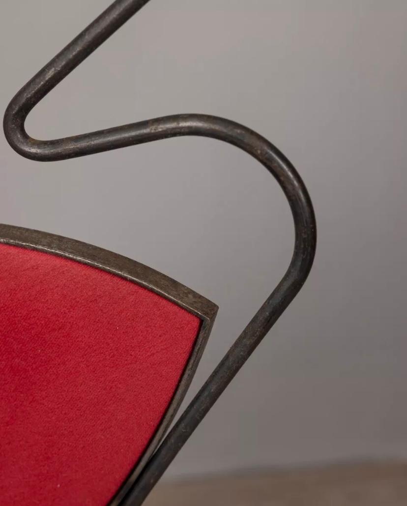 Late 20th Century Sedia scultorea vintage anni 70 in ferro e tessuto design Italiano in vendita