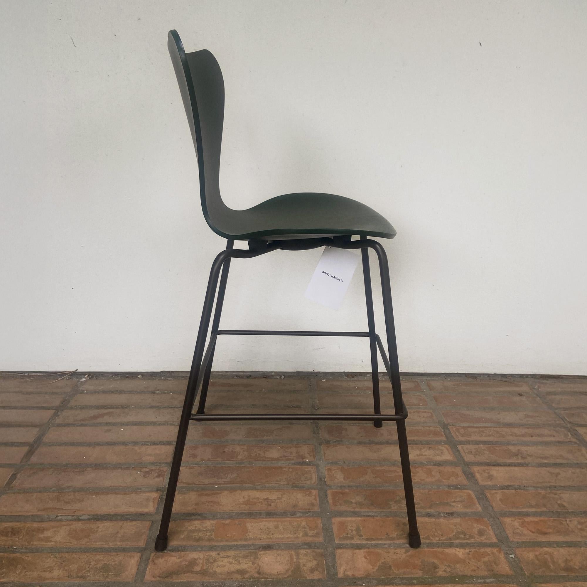 Sedia Serie7 Junior di Arne Jacobsen del 1955 e prodotta da Fritz Hansen, 2019 (Danish) im Angebot