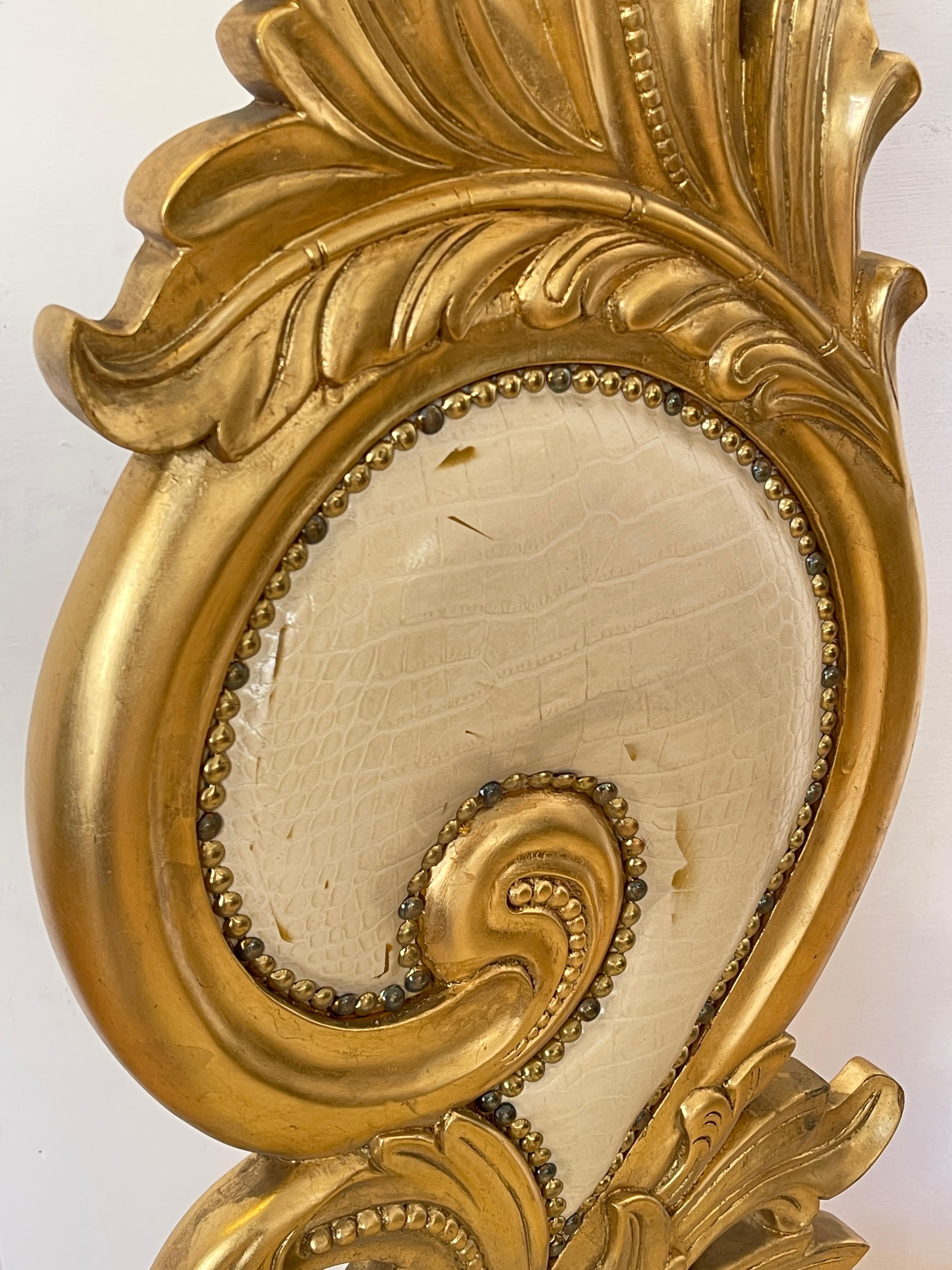 Sedia Trono Barocco Dorato con Rivestimento in Ecopelle Avorio (20. Jahrhundert) im Angebot