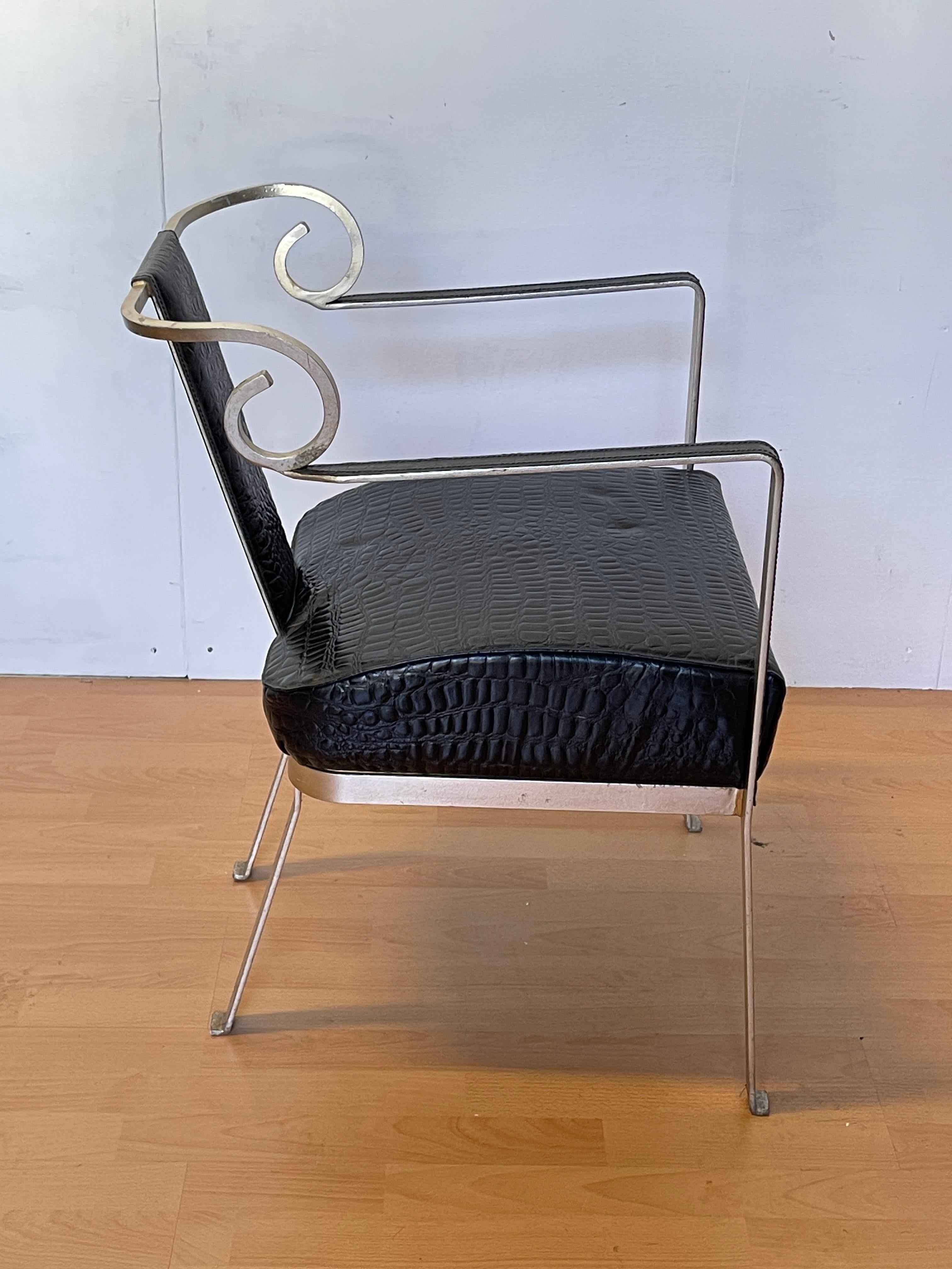 italien Sedia By en Acciaio e Pelle Nera Effetto Coccodrillo en vente