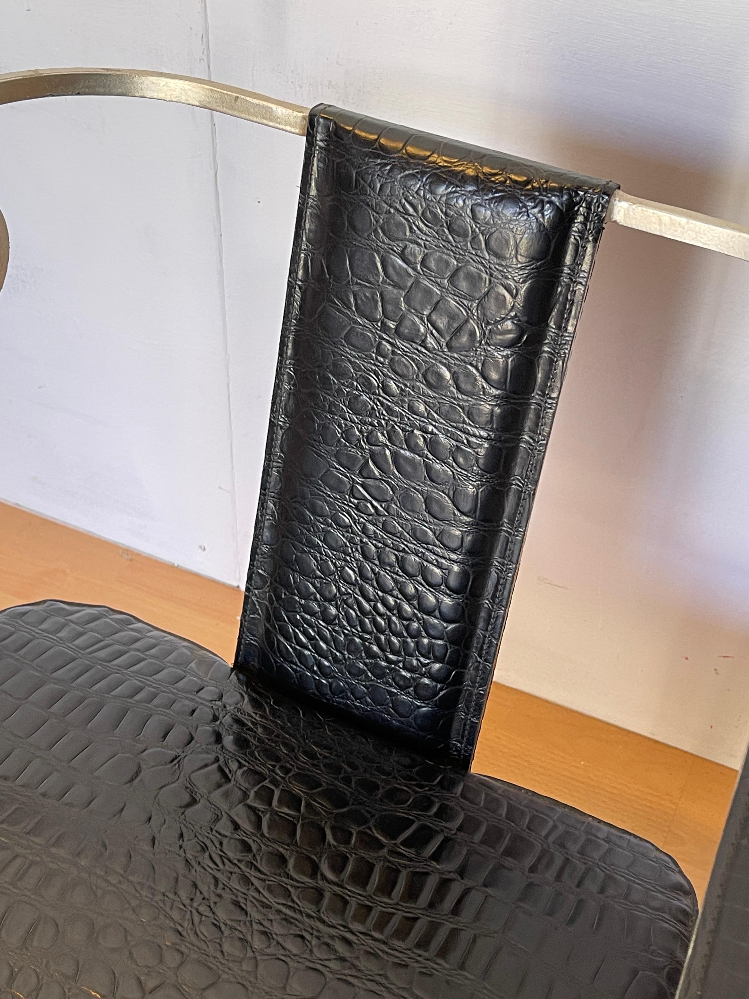 Sedia By en Acciaio e Pelle Nera Effetto Coccodrillo en vente 1