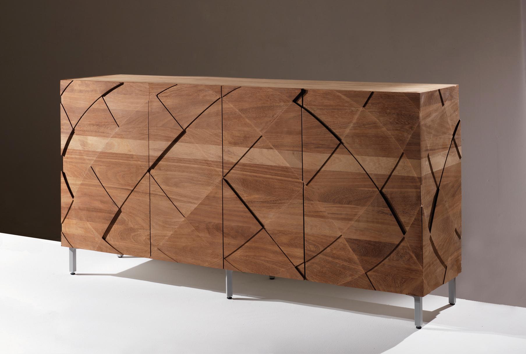 Sedici is a storage unit made in solid wood and with an extremely regular shape. All the parts of this piece of furniture are assembled with cuts of 45 degrees, so that the external edges will turn out to simply be thin lines. Its dynamism can be
