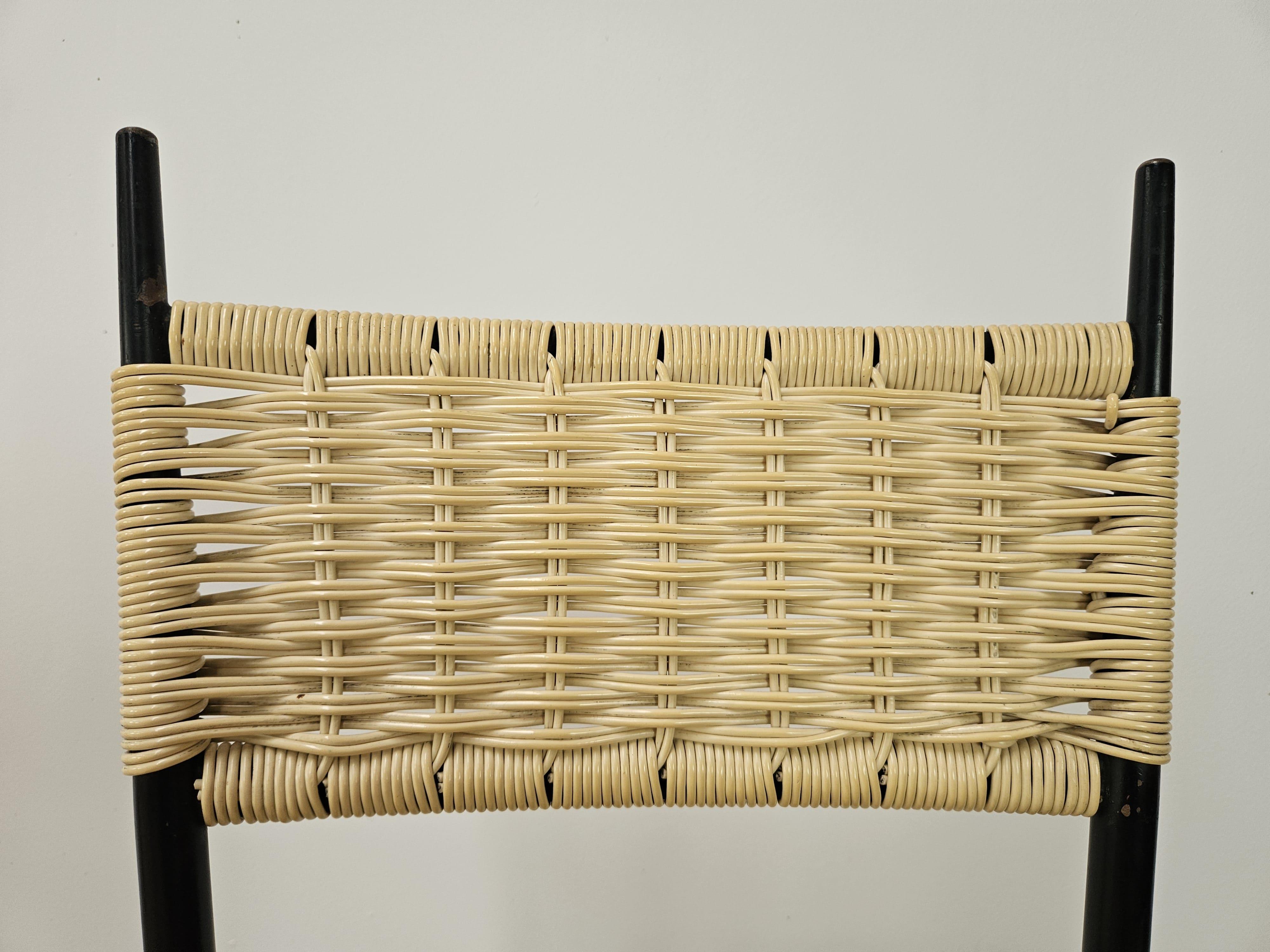 Sillas de comedor de hierro y plástico de los años 70 en venta 5