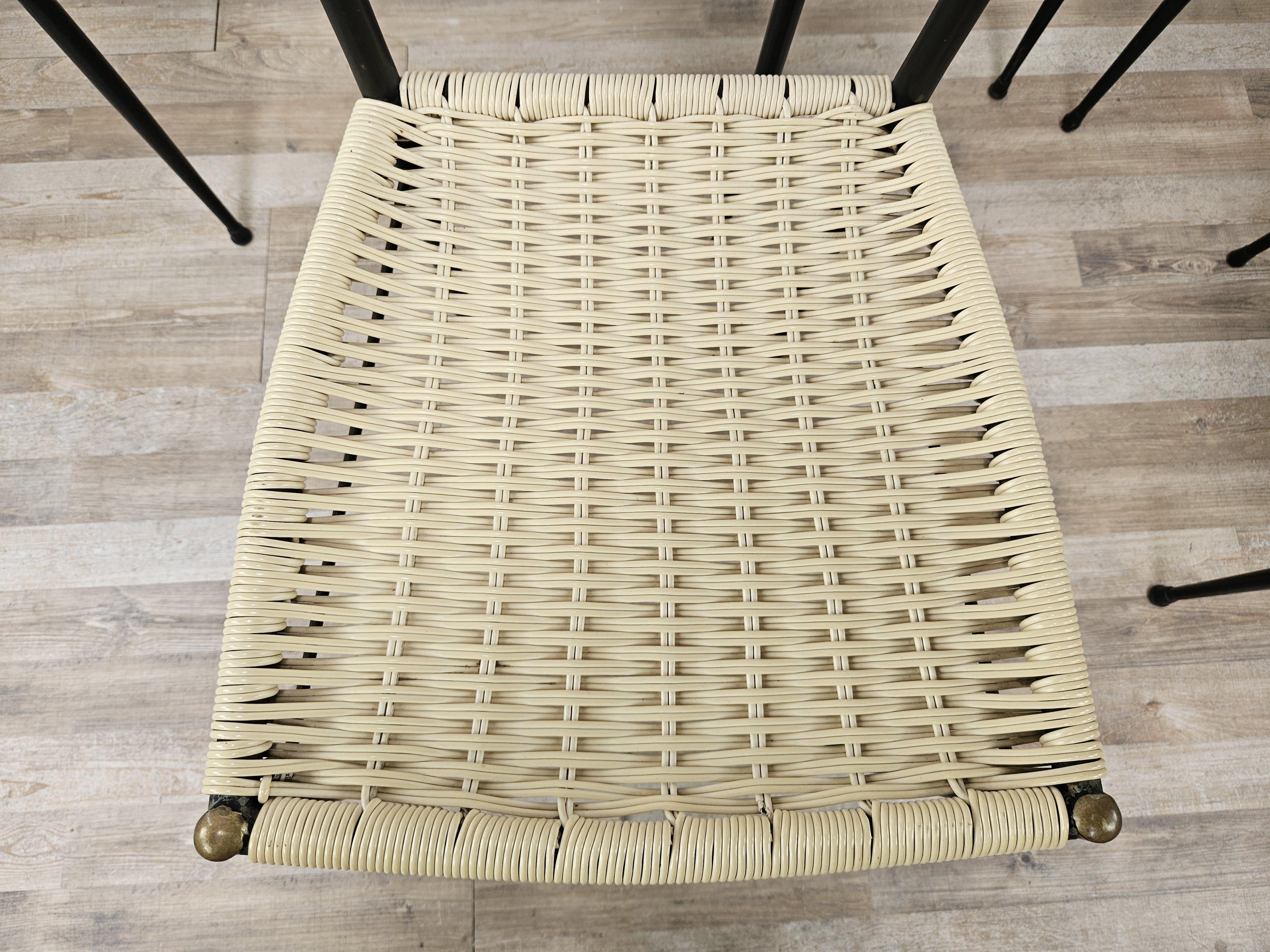 Sillas de comedor de hierro y plástico de los años 70 Hierro en venta