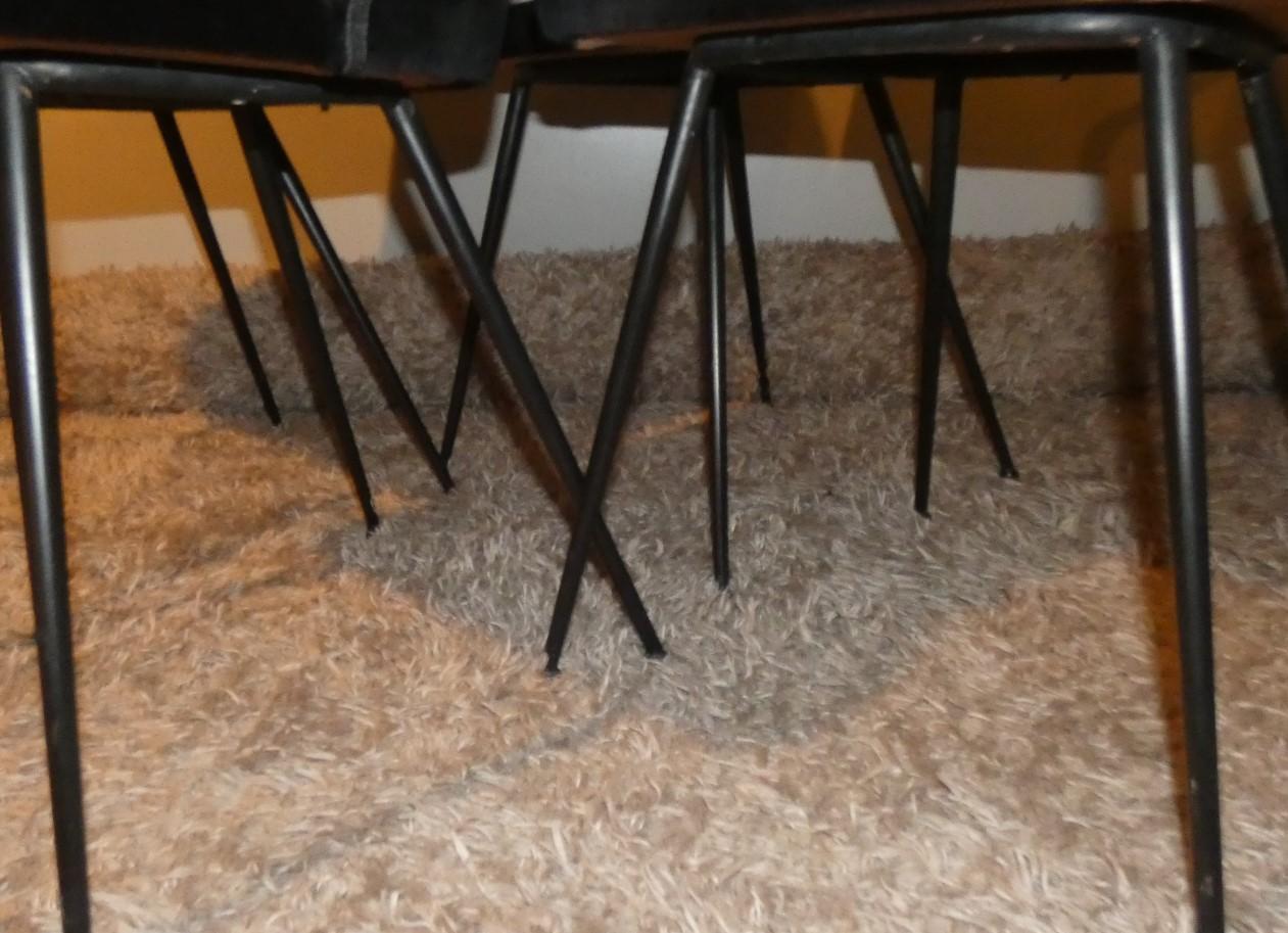 Minimaliste Sedie da pranzo in velluto nero, Italia, anni '60, set di 4 en vente