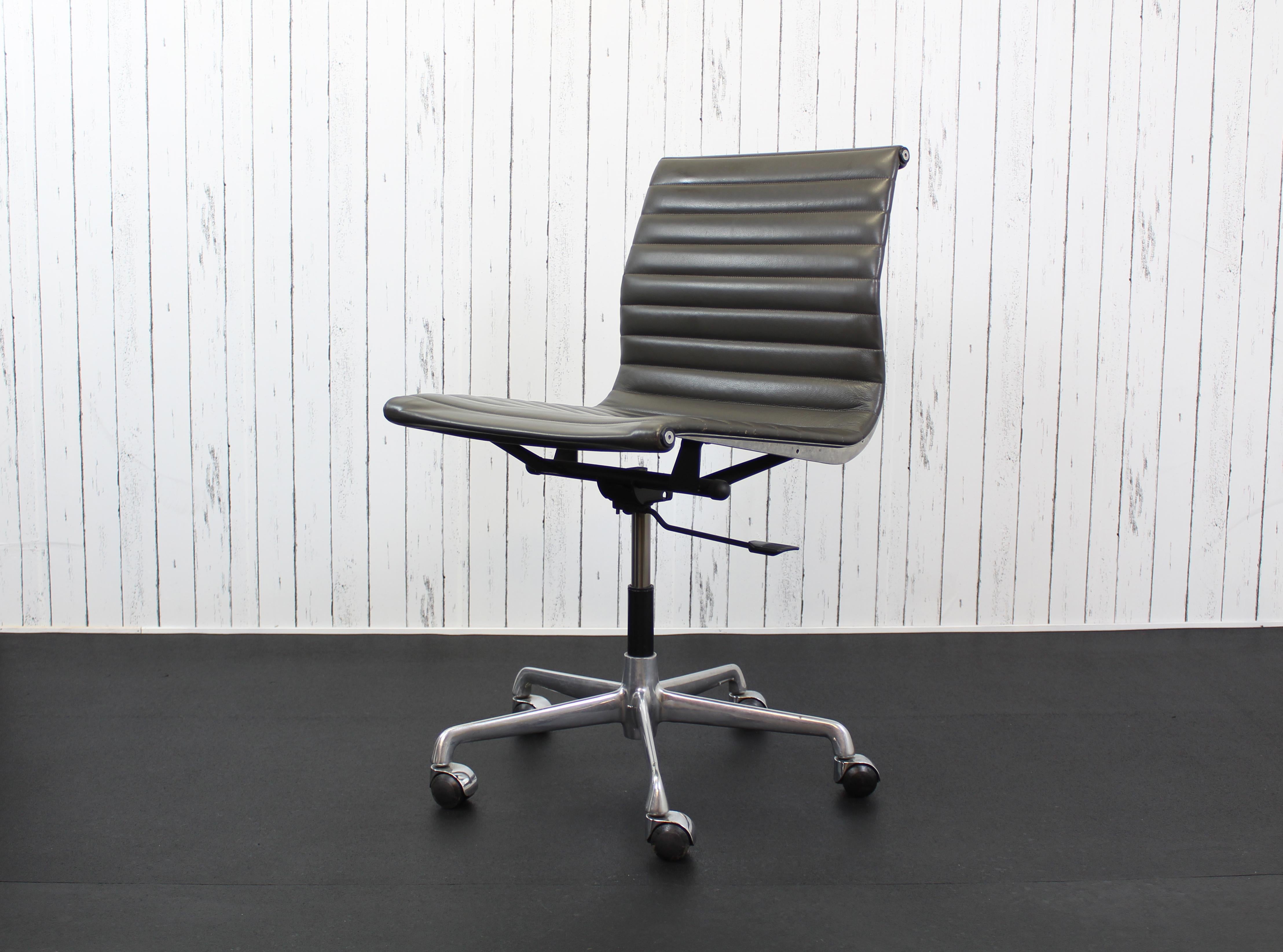 Contemporary EA117 ICF Charles & Ray Eames Office Chairs For Sale
